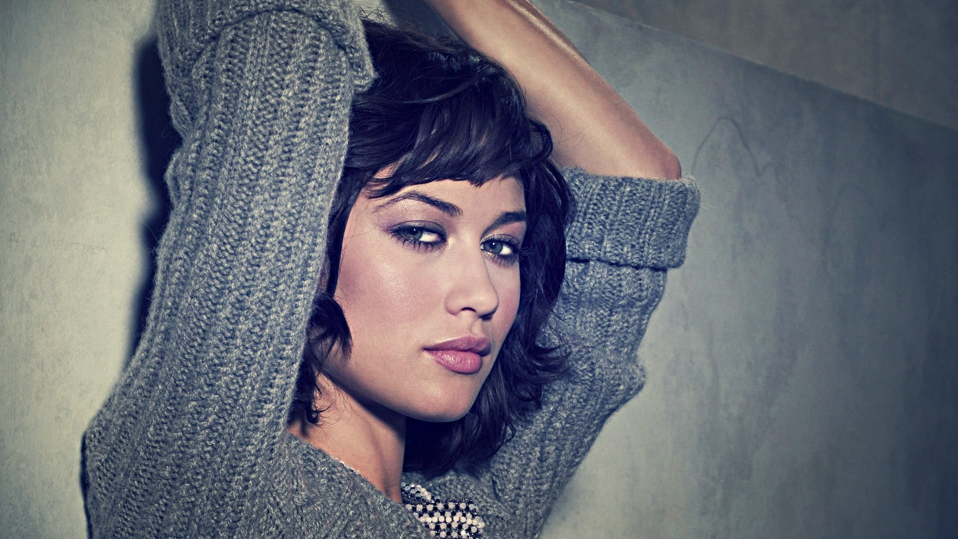green eyes, 1080P, beautiful people, one person, sleeved, face, adult, contemplation, hair, beauty, shirt, women, leaning, Olga Kurylenko, beautiful woman, HD Wallpaper