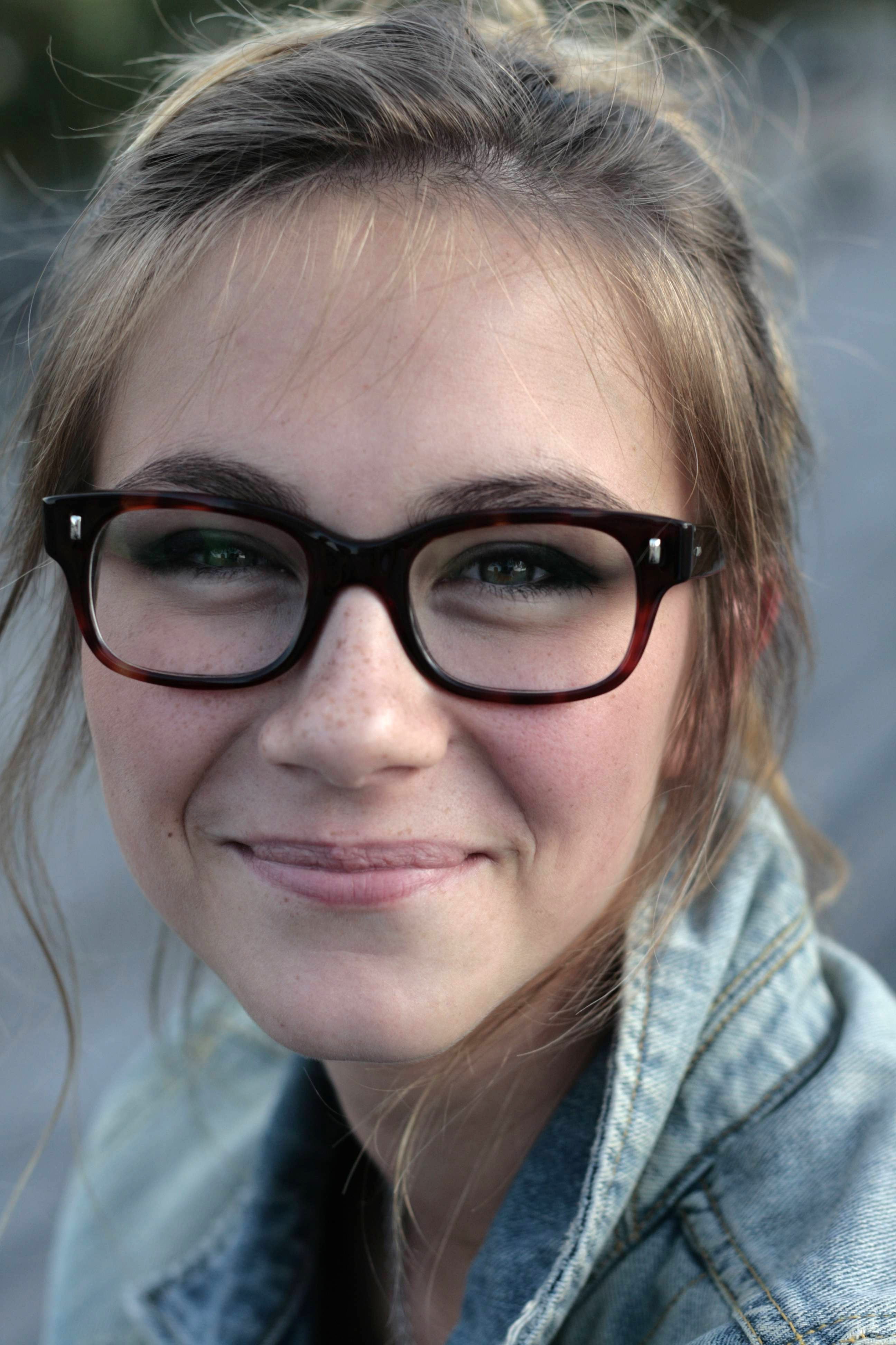 smiling, face, 4K, Amateur, Glasses, closeup, brunette, Phone HD Wallpaper
