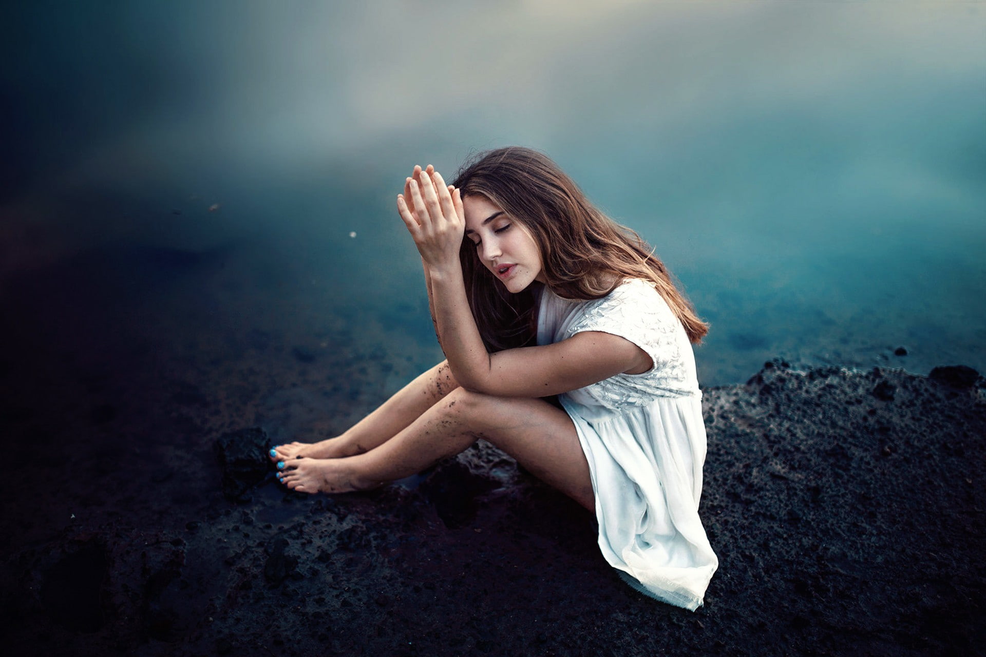 1080P, model, women, long hair, white dress, women on beach, mud, brunette, painted toenails, closed eyes, HD Wallpaper