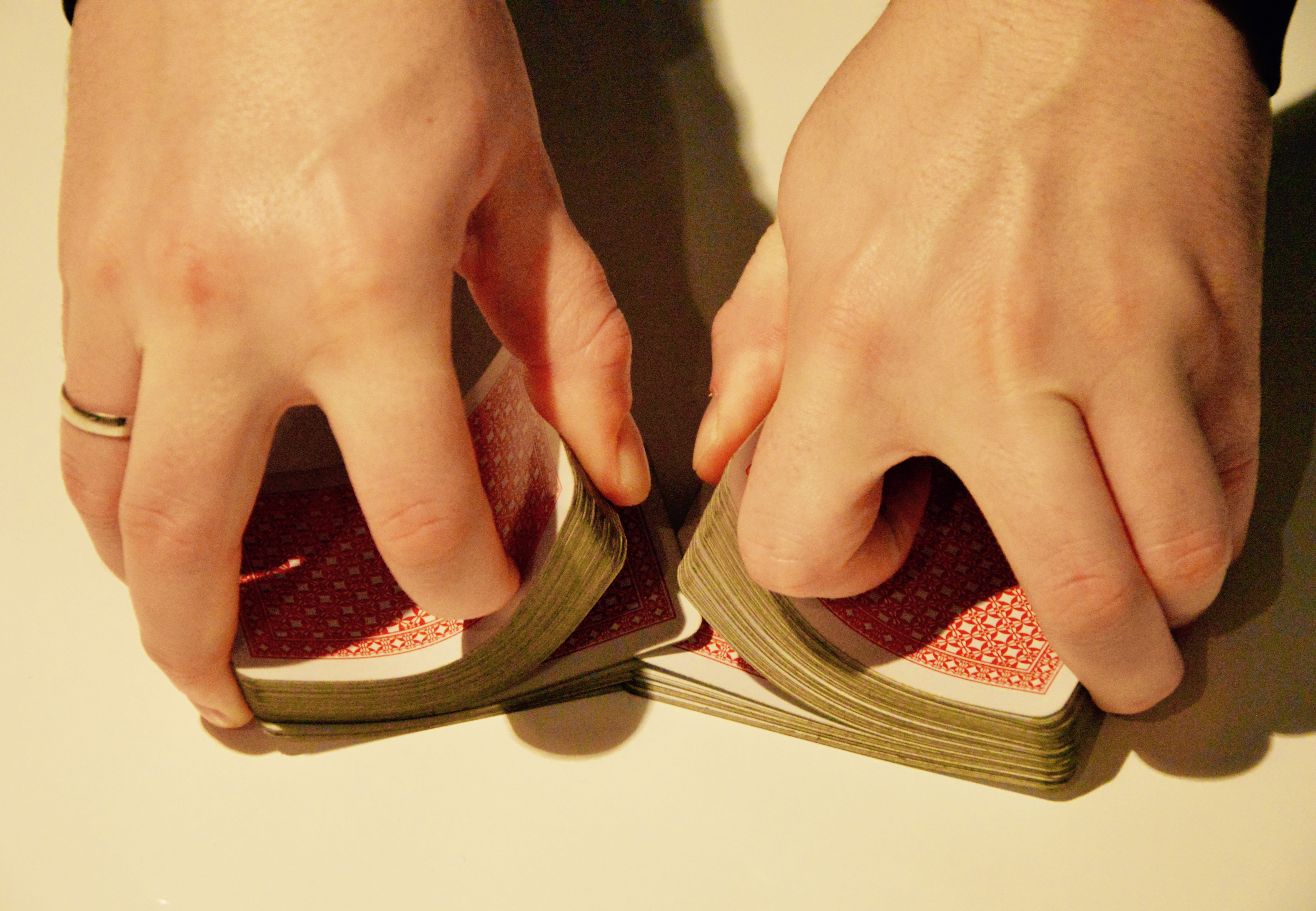 lifestyles, toenail, shuffling, human limb, chance, nail polish, low section, gamble, leather, gambling, deck, playing, studio shot, women, indoors, shuffle, HD Wallpaper
