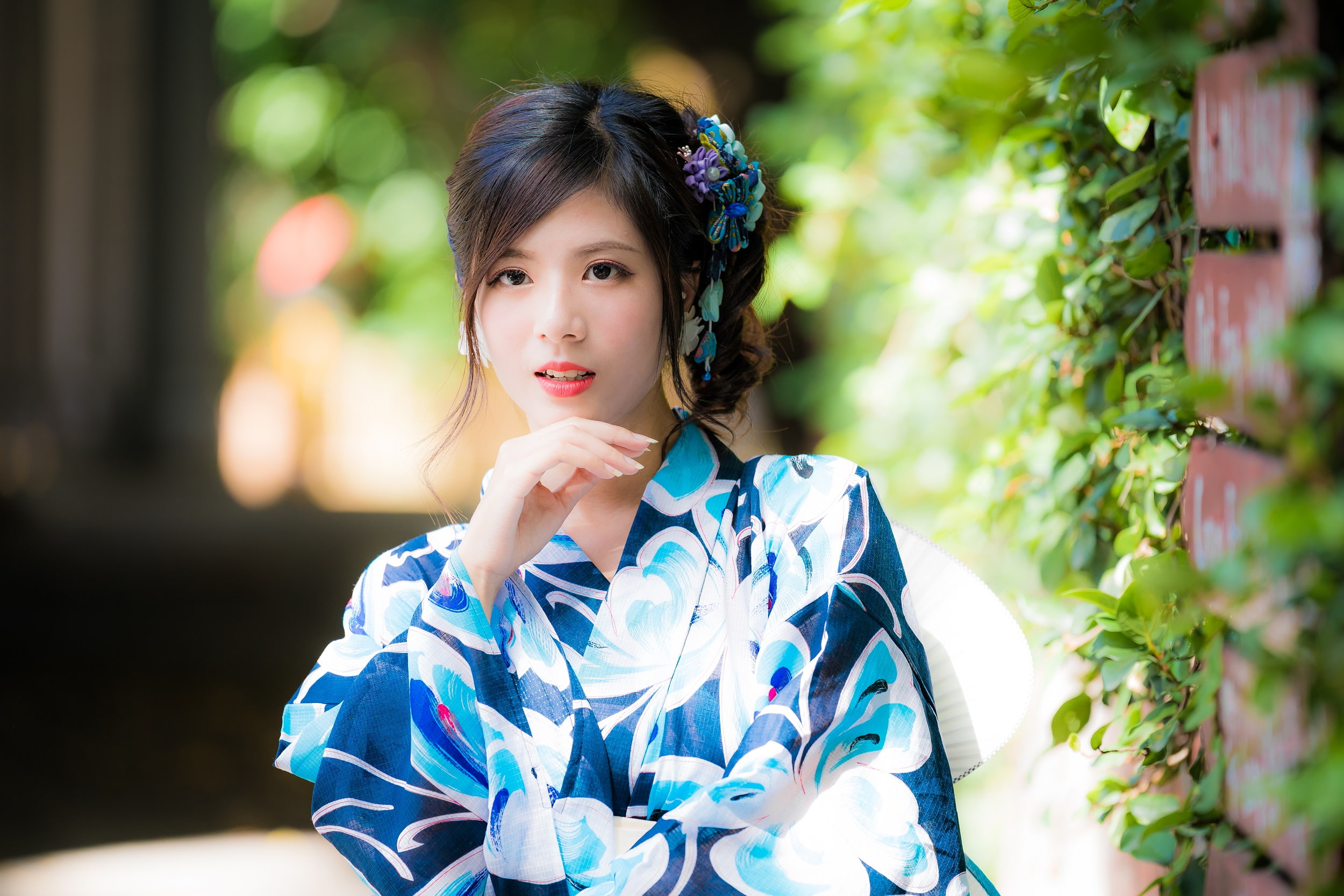 hairstyle, depth of field, hair accessories, front view, brunette, one person, real people, focus on foreground, black hair, casual clothing, beautiful woman, HD Wallpaper