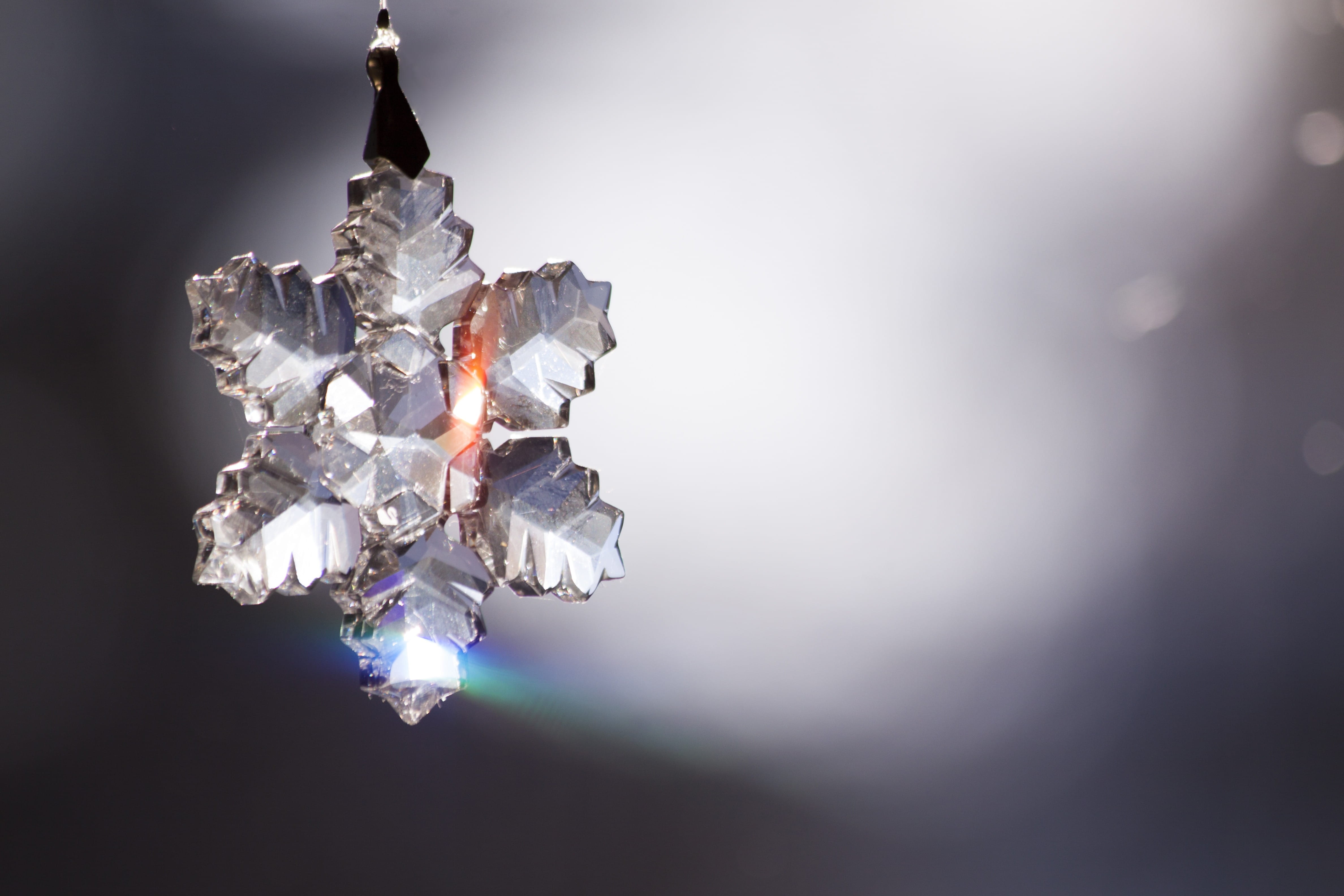 wealth, no people, indoors, outdoors, shiny, jewellery, snowflake, copy space, nature, selective focus, christmas, focus on foreground, macro photography, HD Wallpaper