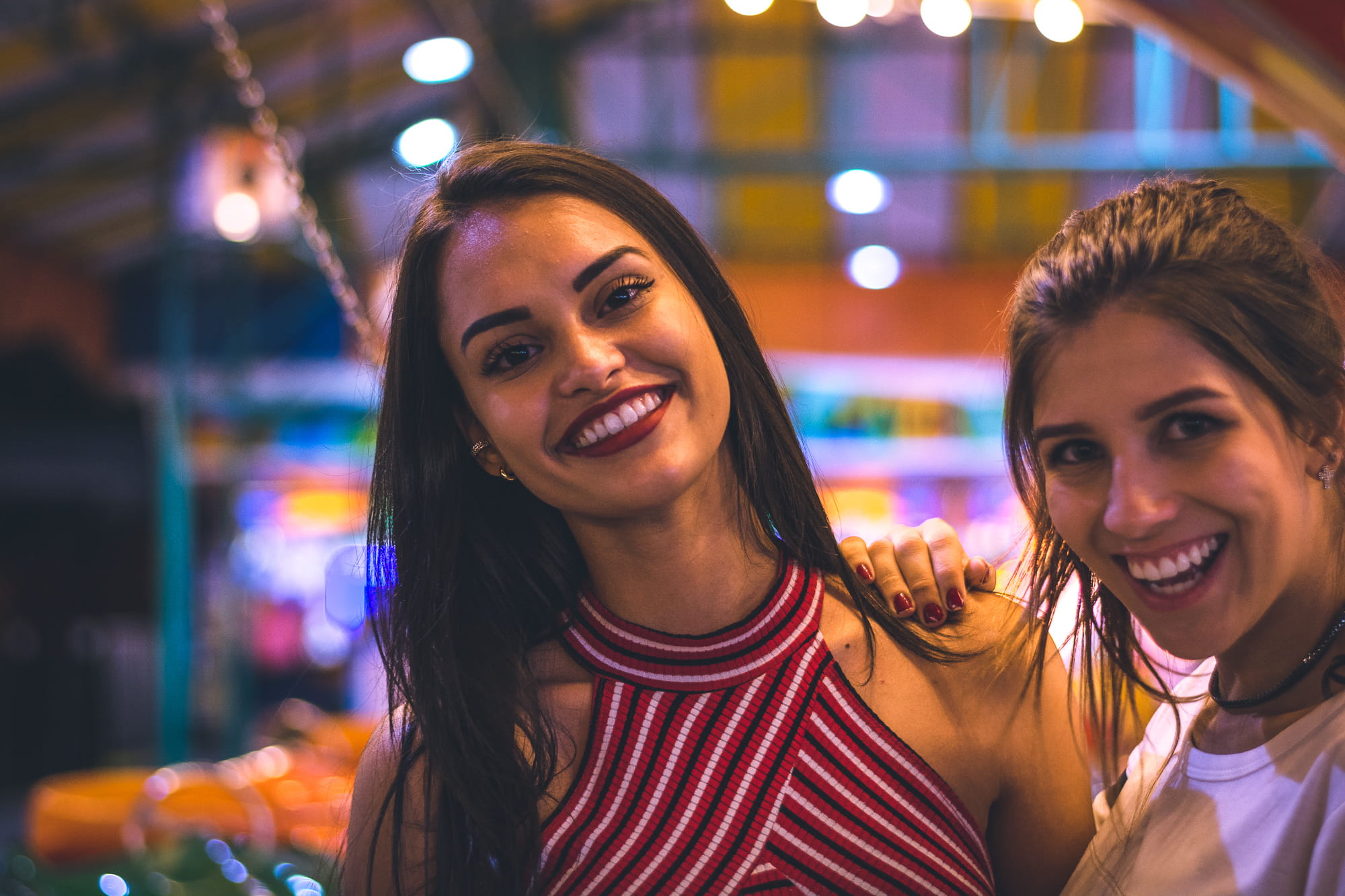 1080P, lips, beauty, women, smiling, focus, happiness, lights, togetherness, happy, enjoyment, hair, ladies, young adult, skin, eyes, smile, depth of field, HD Wallpaper