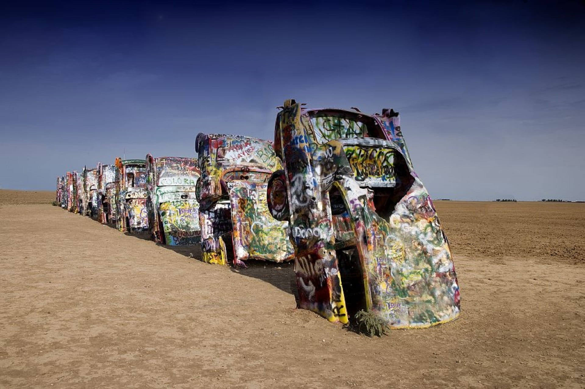 absence, ant farm, obsolete, garbage, scraped, usa, metal, cars, texas, pollution, attraction, sculpture, desert, Amarillo, blue, landmark, day, junk, buried, HD Wallpaper
