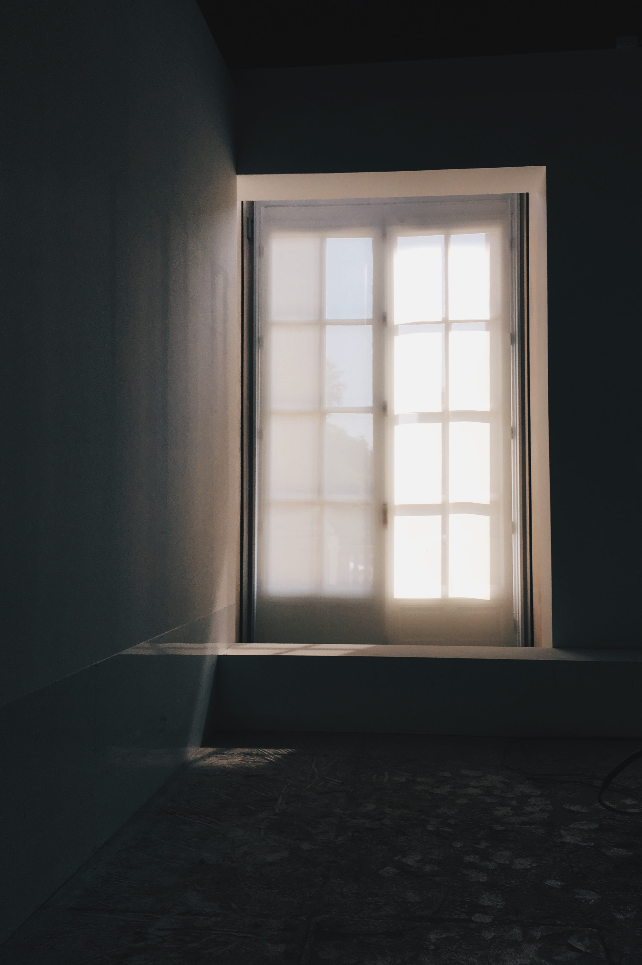 building, zen, 4K, house, flooring, wooden, window light, window pane, domestic room, indoors, glass, absence, home interior, empty, fenetre, sun, no people, Phone HD Wallpaper