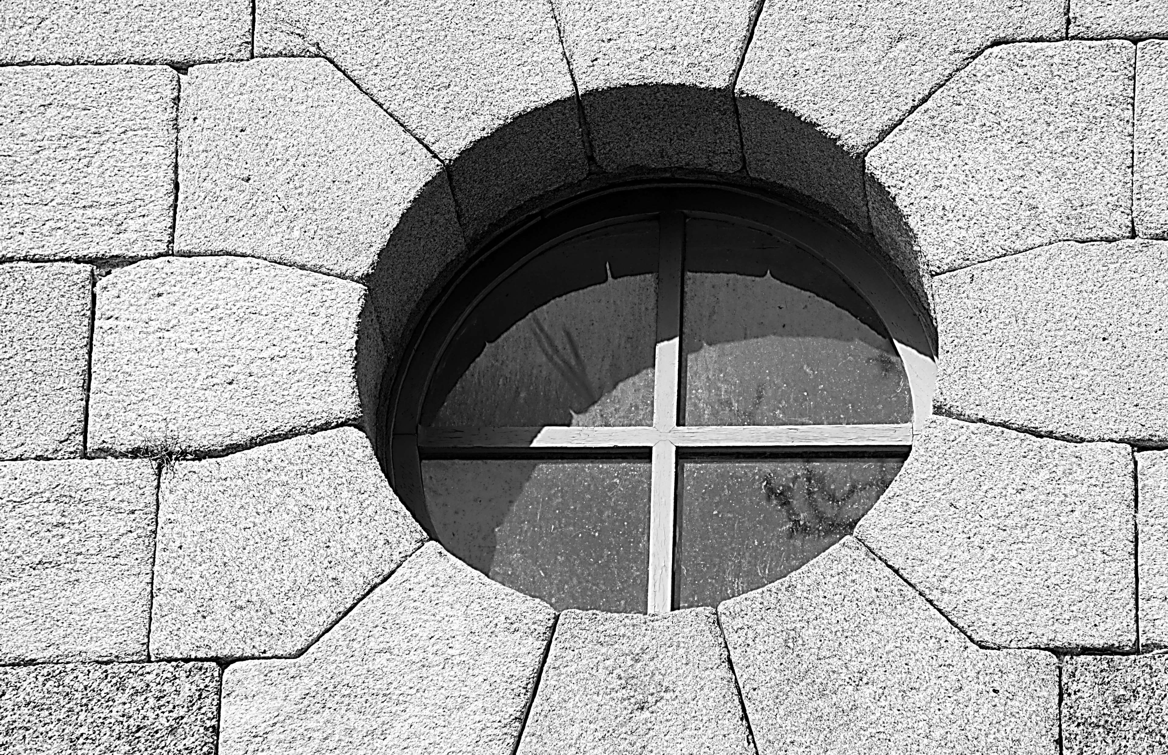 sunlight, wall - building feature, design, ville, circle, shape, fa, stone material, wall, pierre, textured, architecture, no people, pattern, nature, geometric shape, HD Wallpaper