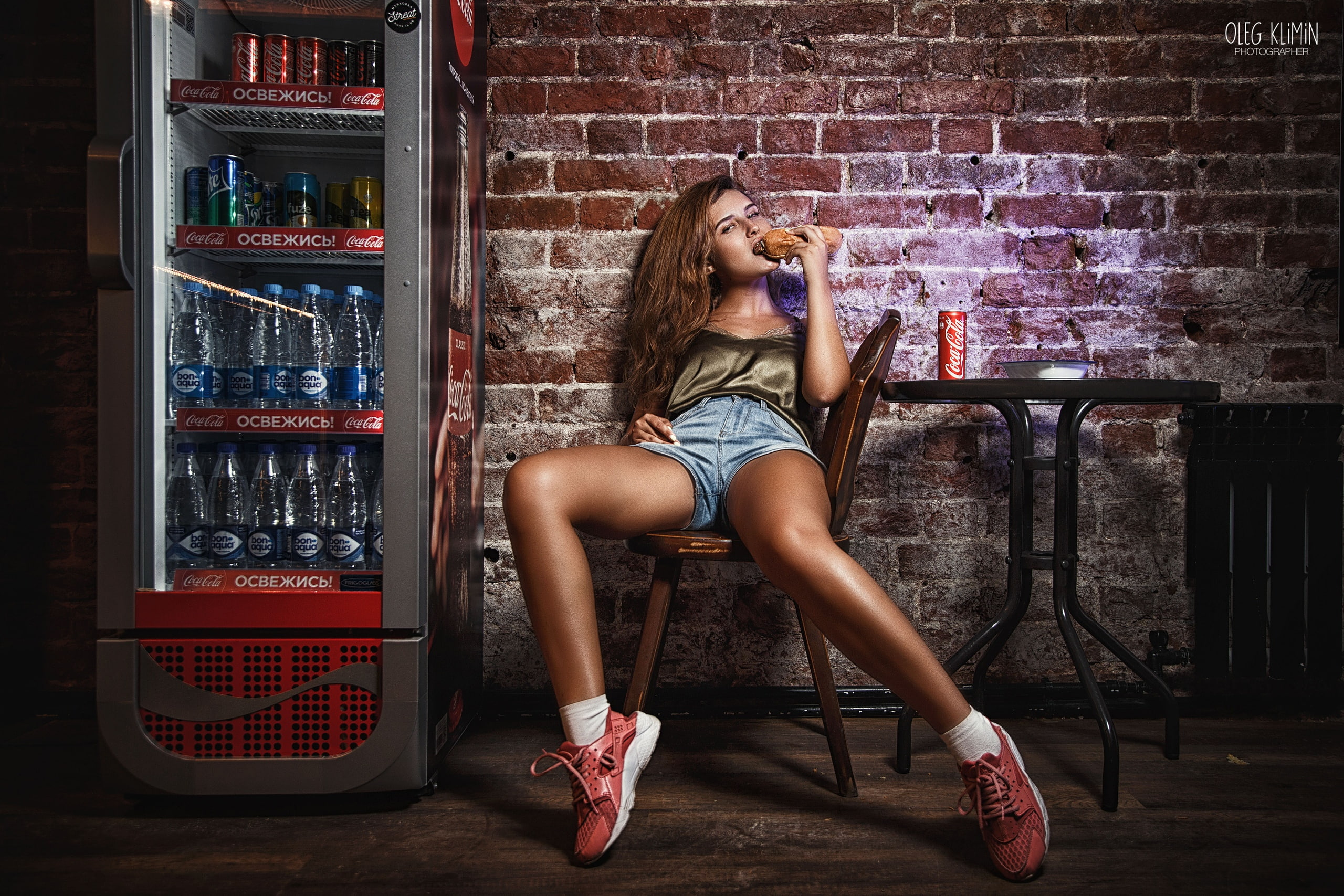 blond hair, hair, lifestyles, brick, shoe, hairstyle, real people, 2K, long hair, one person, young women, model, wall, Coca-Cola, indoors, beautiful woman, HD Wallpaper