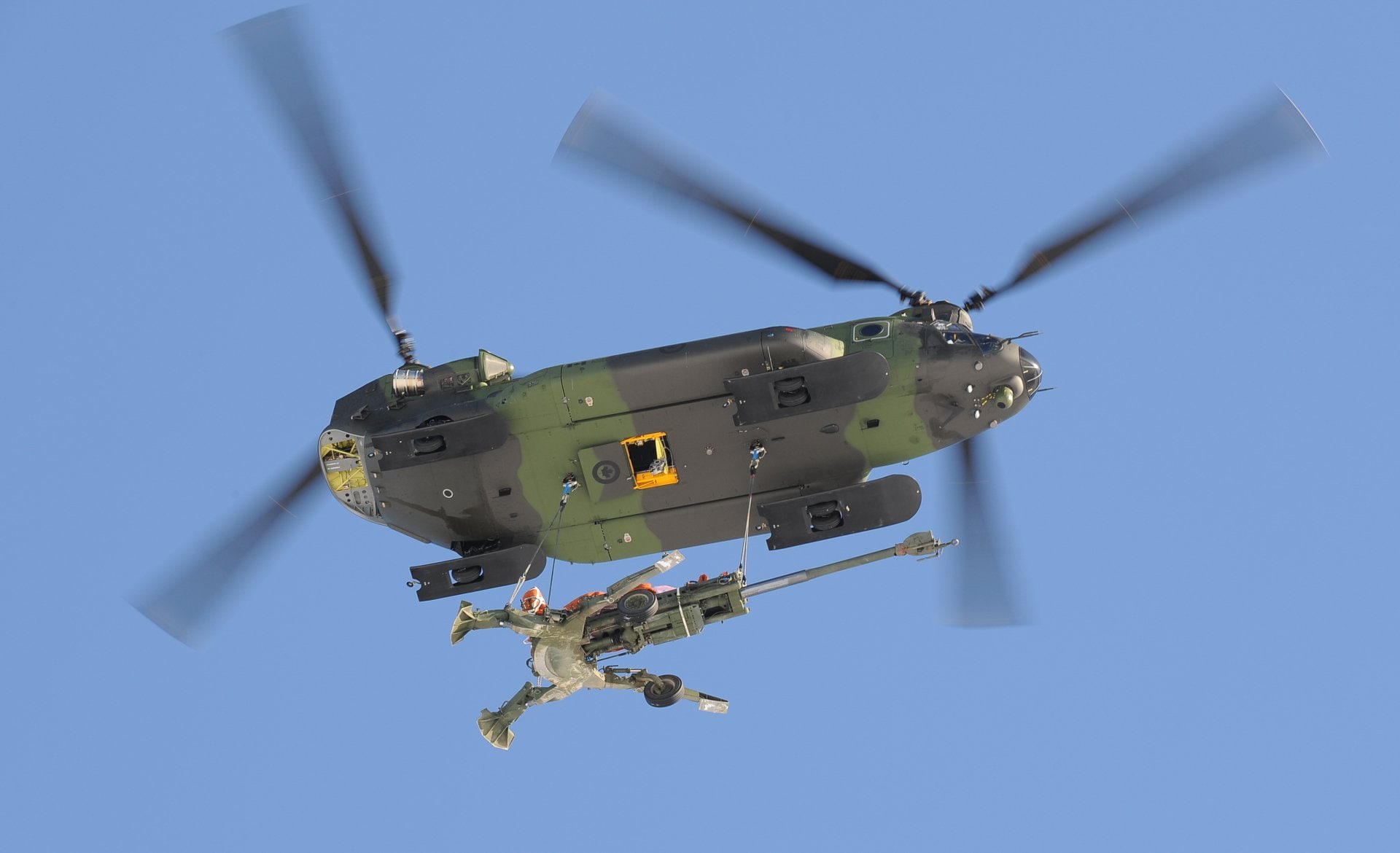 1080P, Howitzer M777, Boeing CH-47 Chinook, Artillery, Helicopter, Military Helicopters, HD Wallpaper