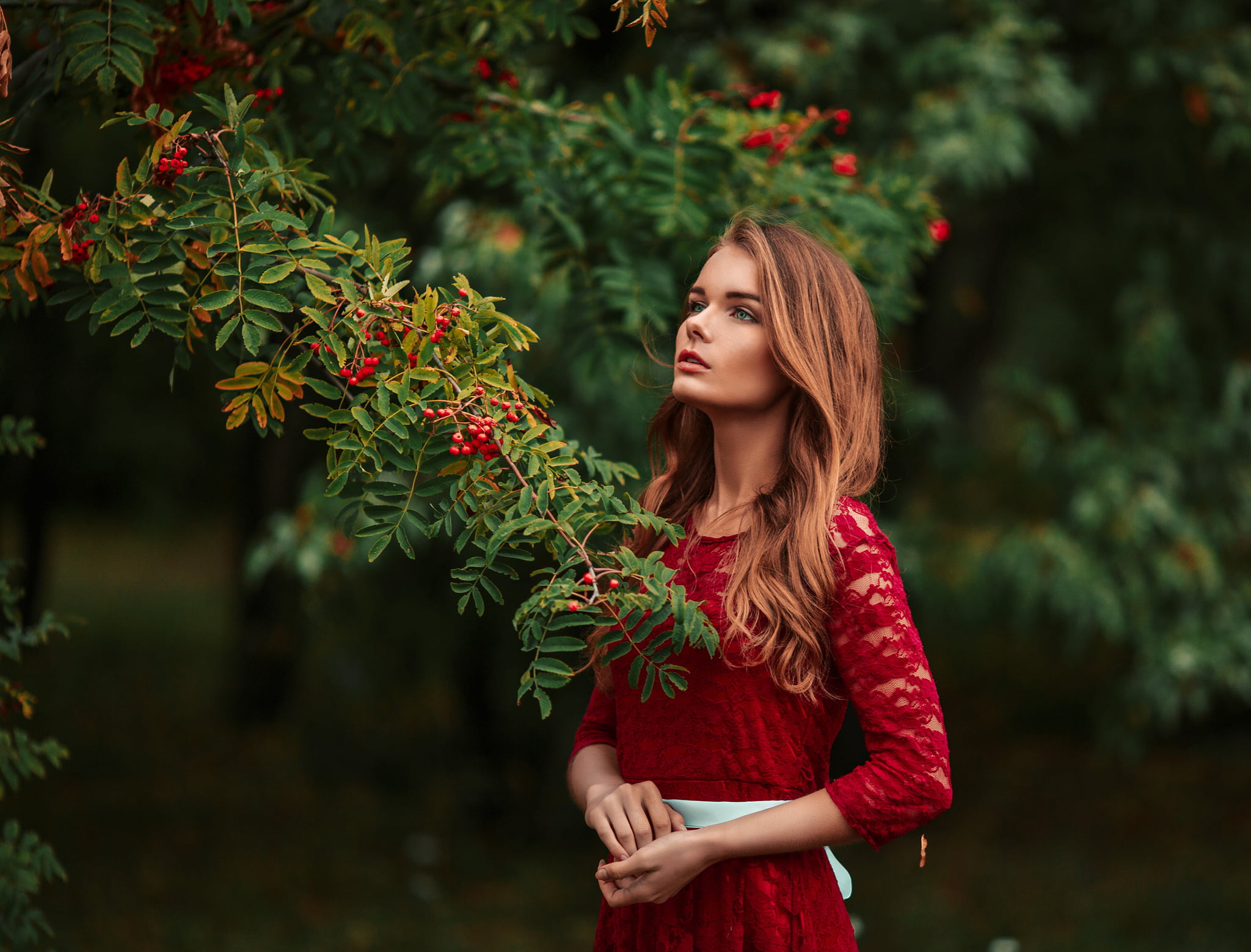 beauty, beautiful, 1080P, Dmitrij Butvilovskij, Irina Regent, bokeh, face, look, the beauty, green, portrait, cute, girl, dress, Ira, branches, model, HD Wallpaper