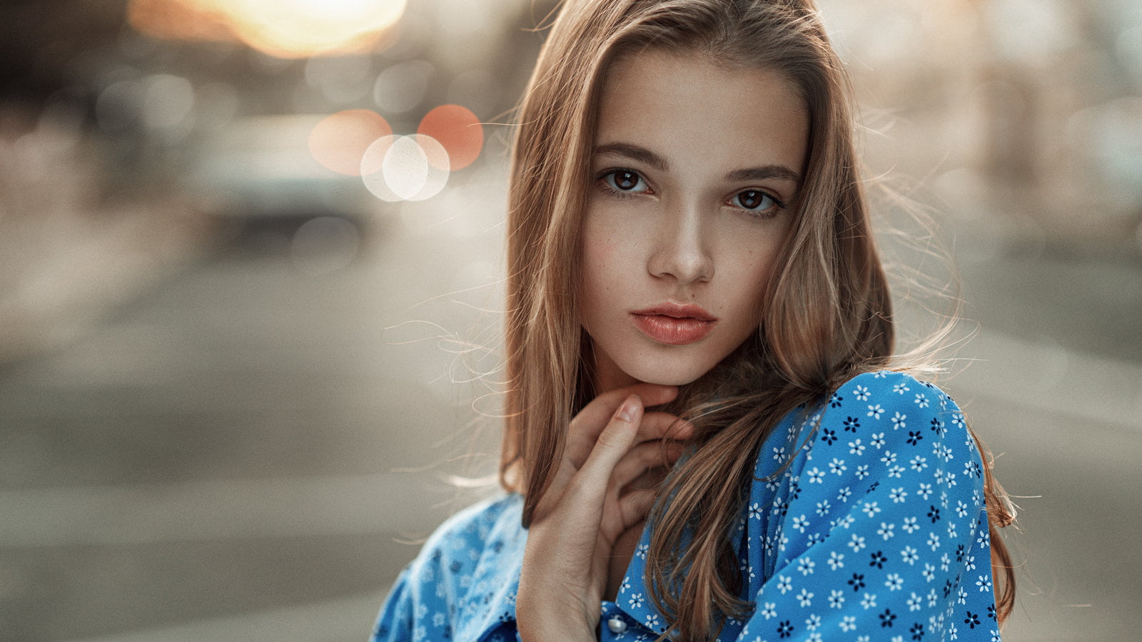young adult, blue shirt, 720P, fashion, contemplation, depth of field, outdoors, face, child, offspring, one person, brown hair, teenager, adult, beauty, HD Wallpaper