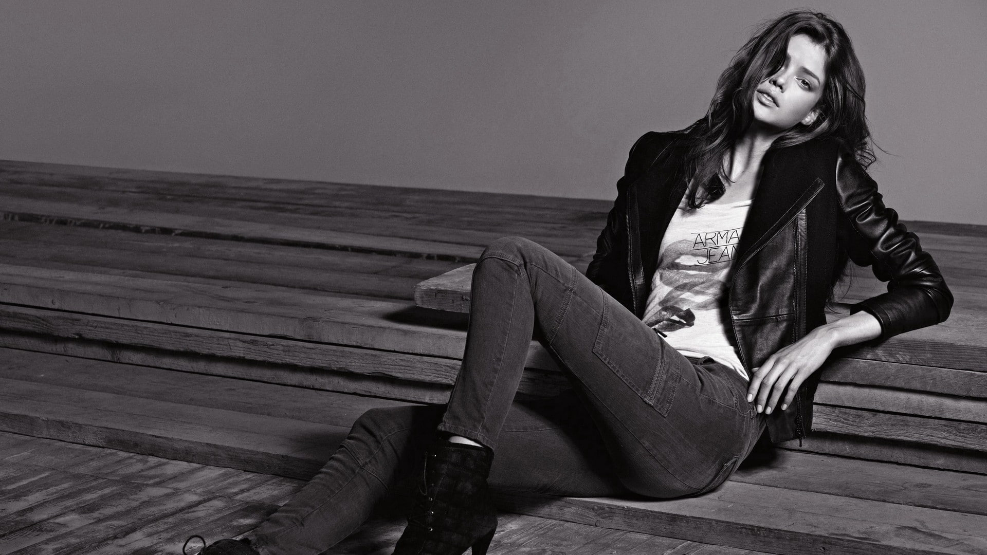 painted nails, leather jackets, hair in face, 1080P, jeans, women, model, sitting, monochrome, julia saner, HD Wallpaper