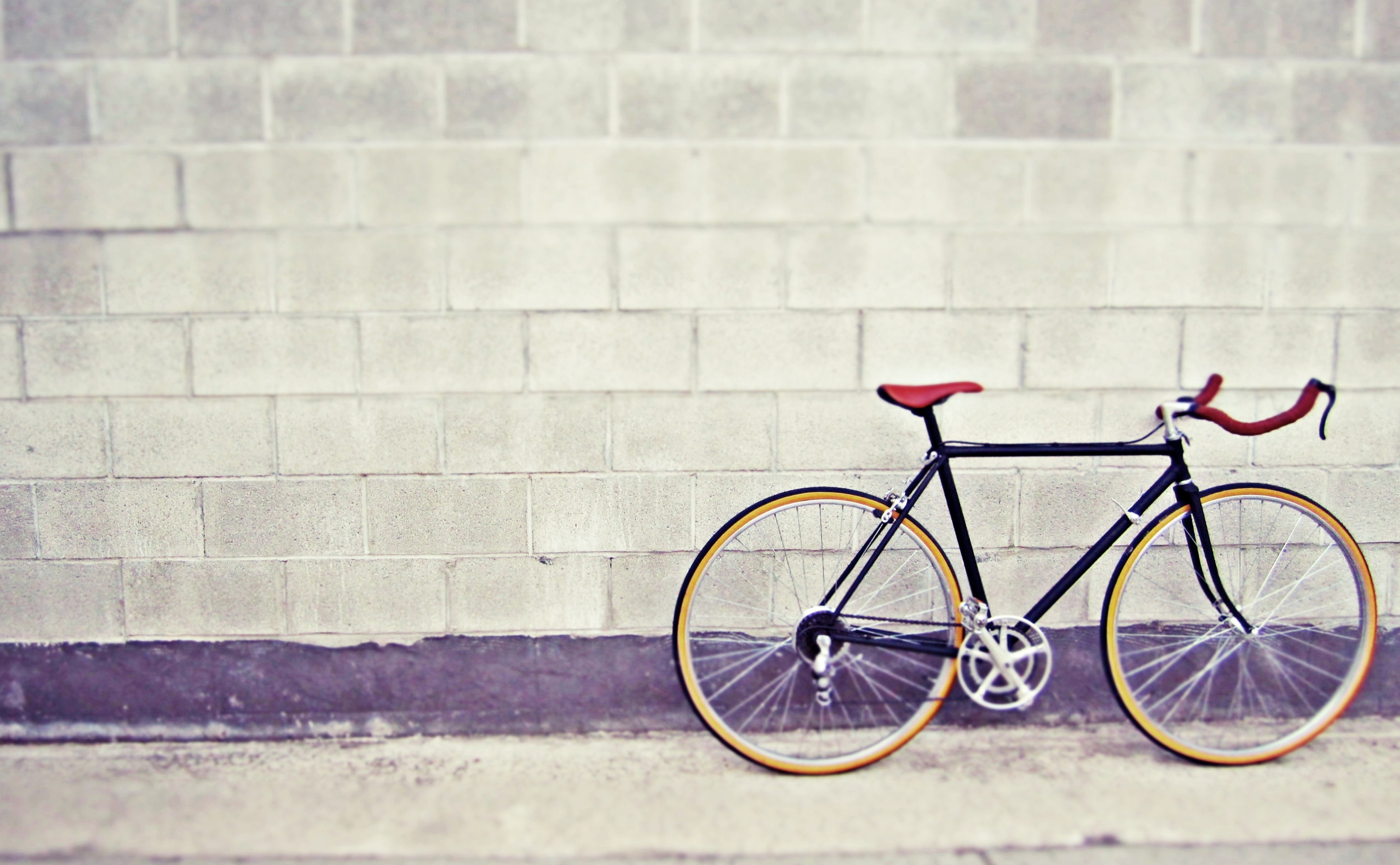 schwinn, brick, built structure, transportation, single object, 4K, bike, black, no people, Vintage, Photography, footpath, red, wall - building feature, HD Wallpaper