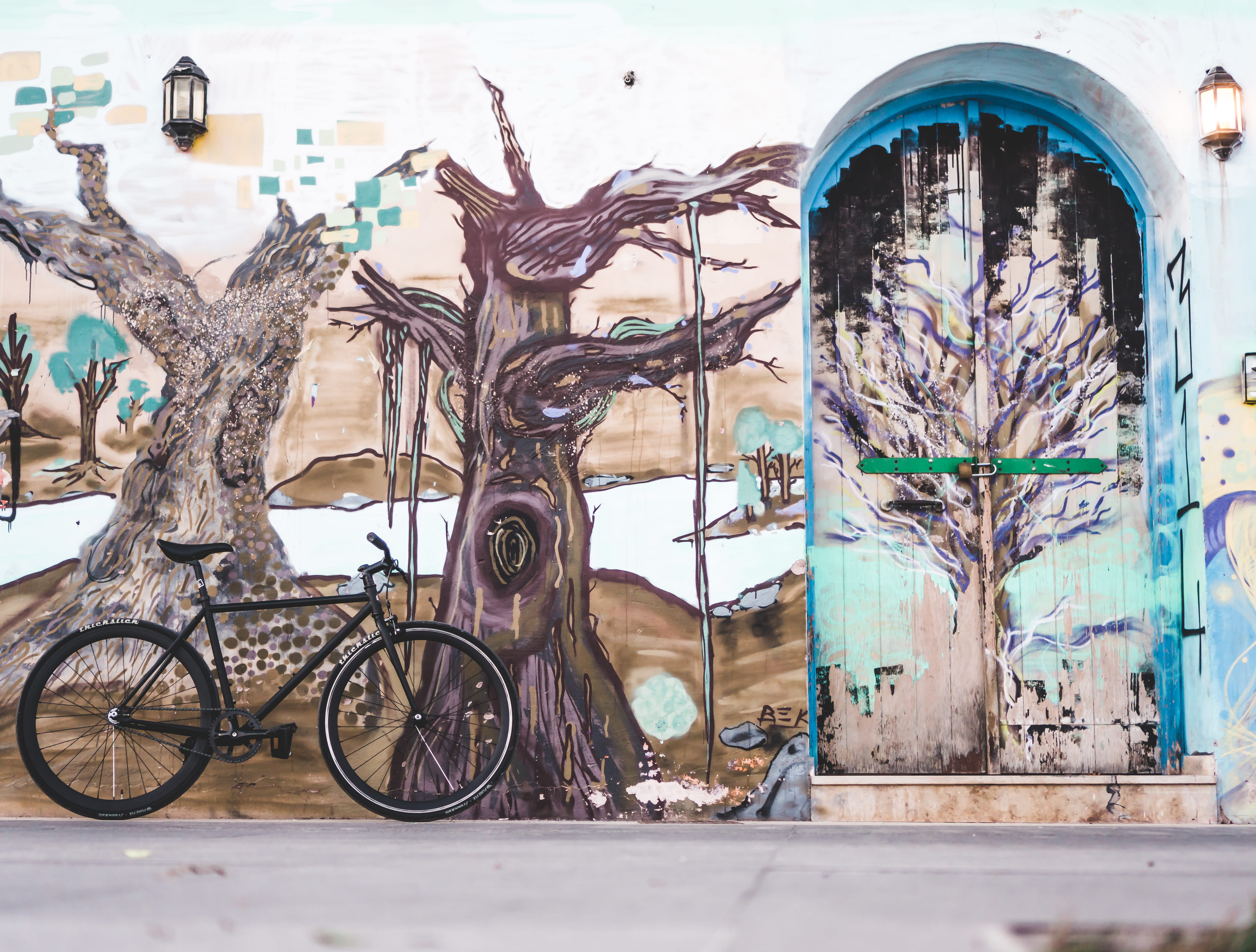 parking, architecture, streetphotographt, bicycle, mode of transportation, fixie, city, land vehicle, greece, transportation, wall - building feature, metal, HD Wallpaper