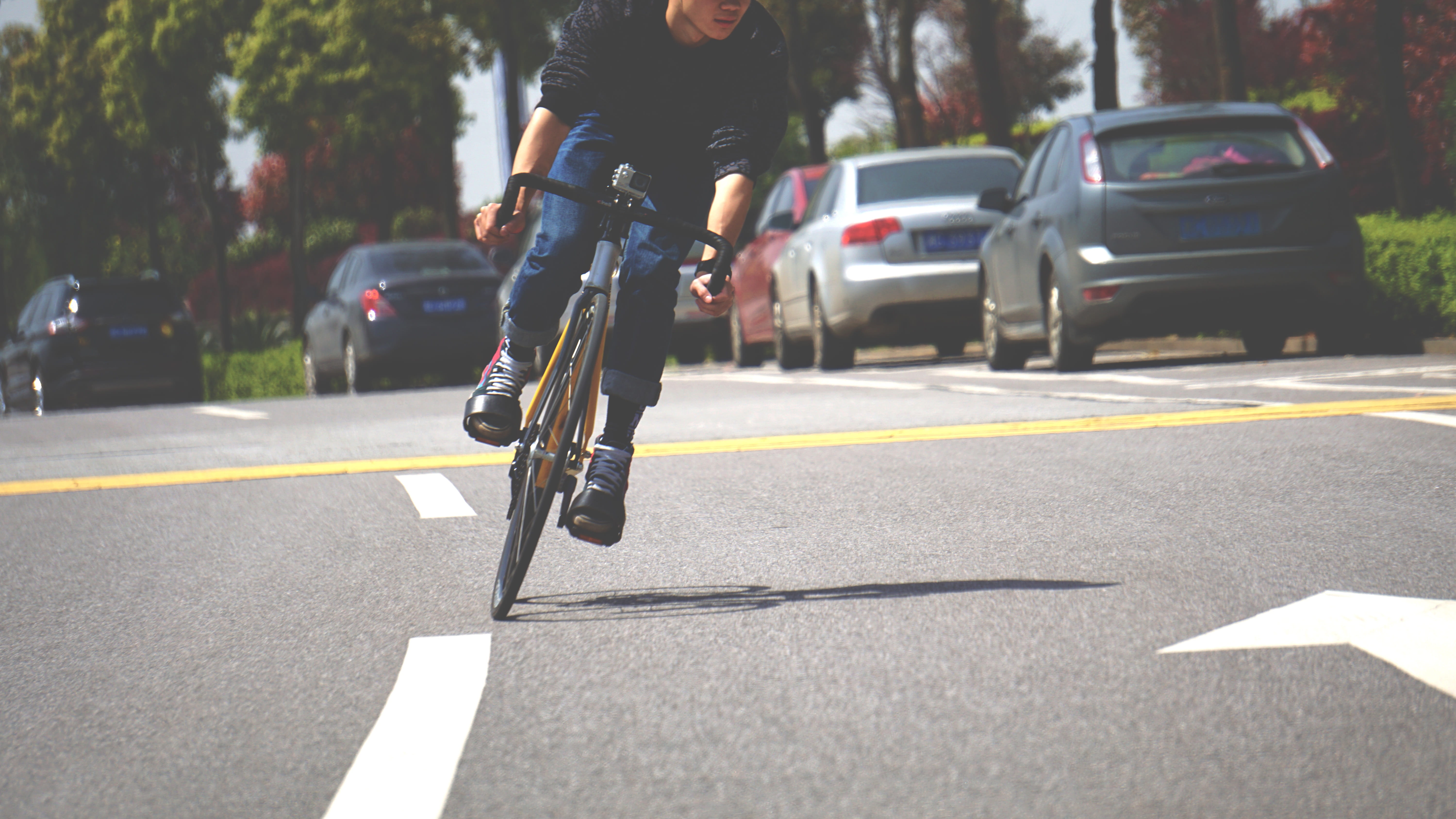 5K, mode of transportation, sunlight, bicycle, motion, land vehicle, Bike, street, city, symbol, transportation, road, motor vehicle, real people, Sport, HD Wallpaper