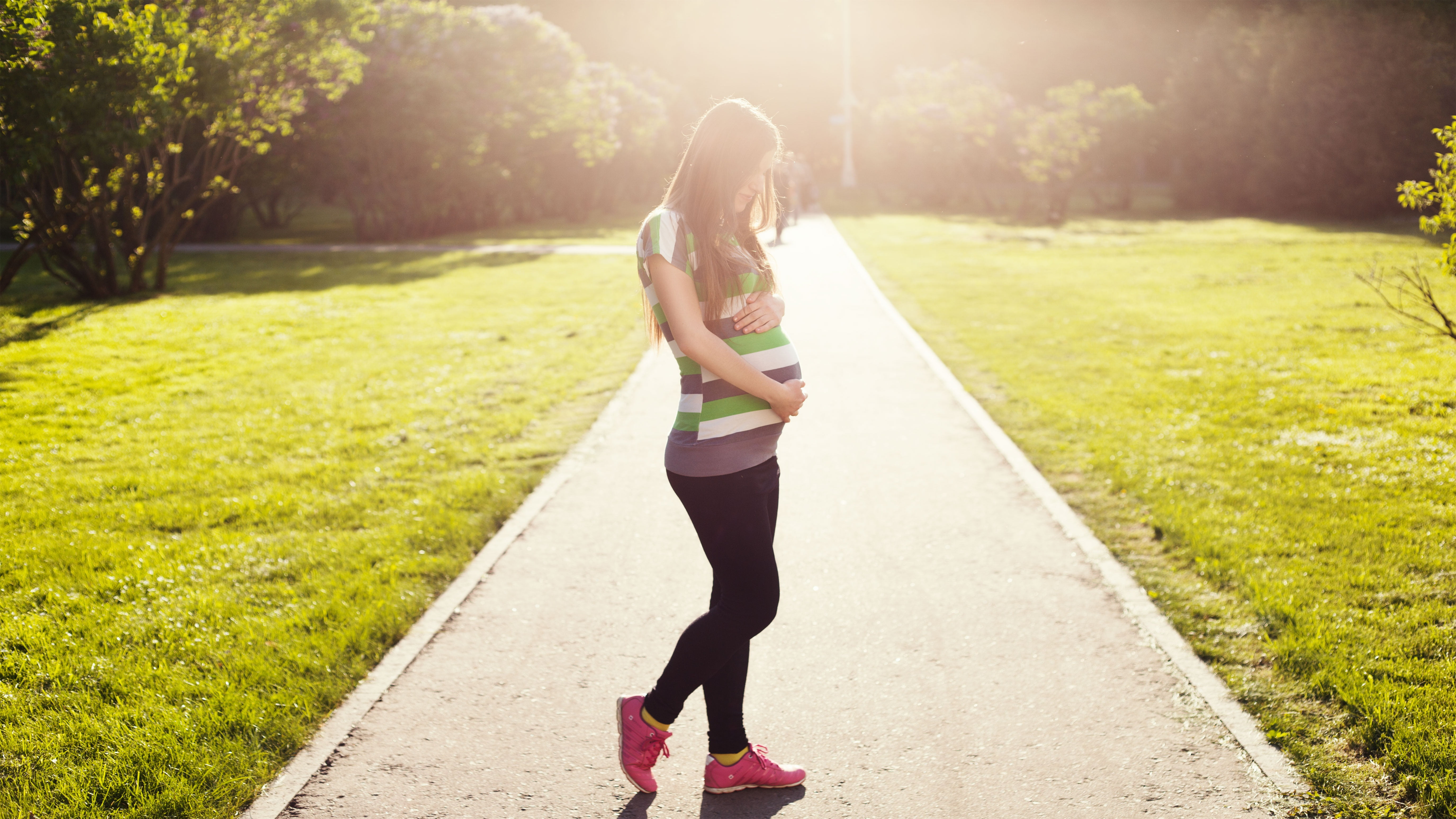 5K, park - Man Made Space, day, beautiful woman, model, stomach, leisure activity, sports Training, pregnant, sport, athlete, kid, mom, happiness, girl, HD Wallpaper