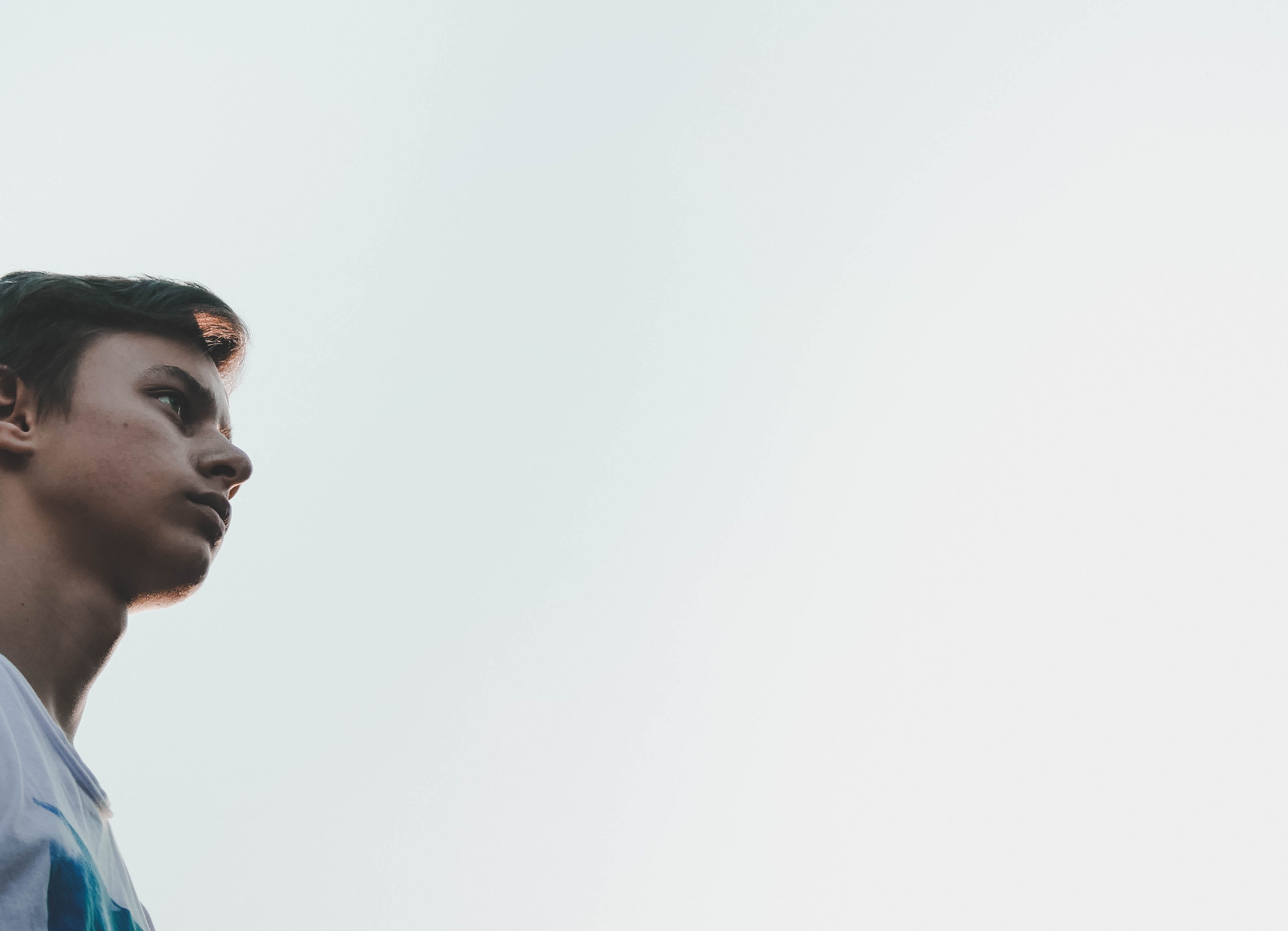 young Men, adult, outdoors, adults Only, time Of Day, ethnicity, side view, image Type, introspection, looking away, viewpoint, human Age, copy Space, studio shot, HD Wallpaper