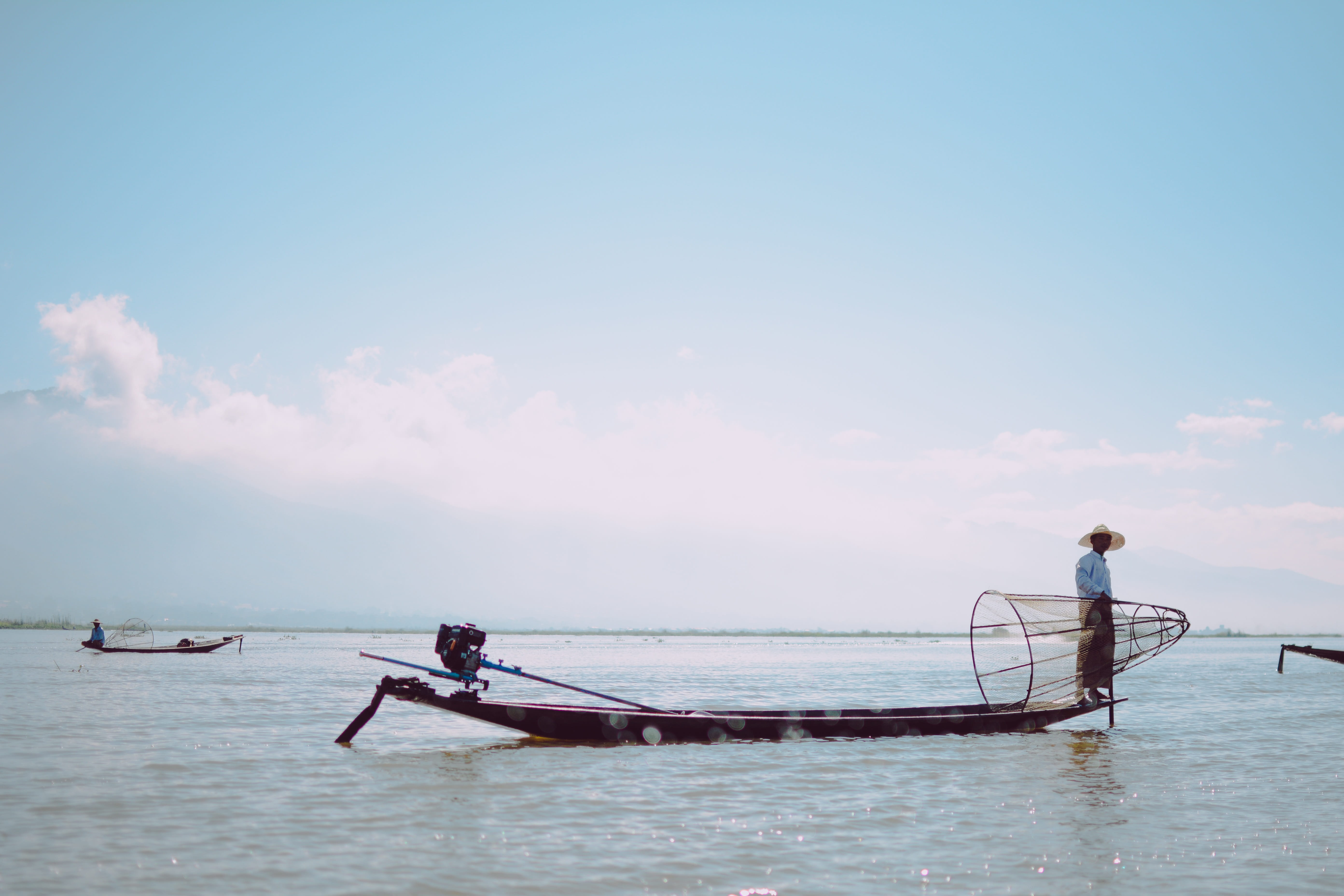 men, nautical vessel, real people, outdoors, shan state, scenics - nature, lifestyles, transportation, south east asia, farming, burma, inle lake, cloud - sky, HD Wallpaper