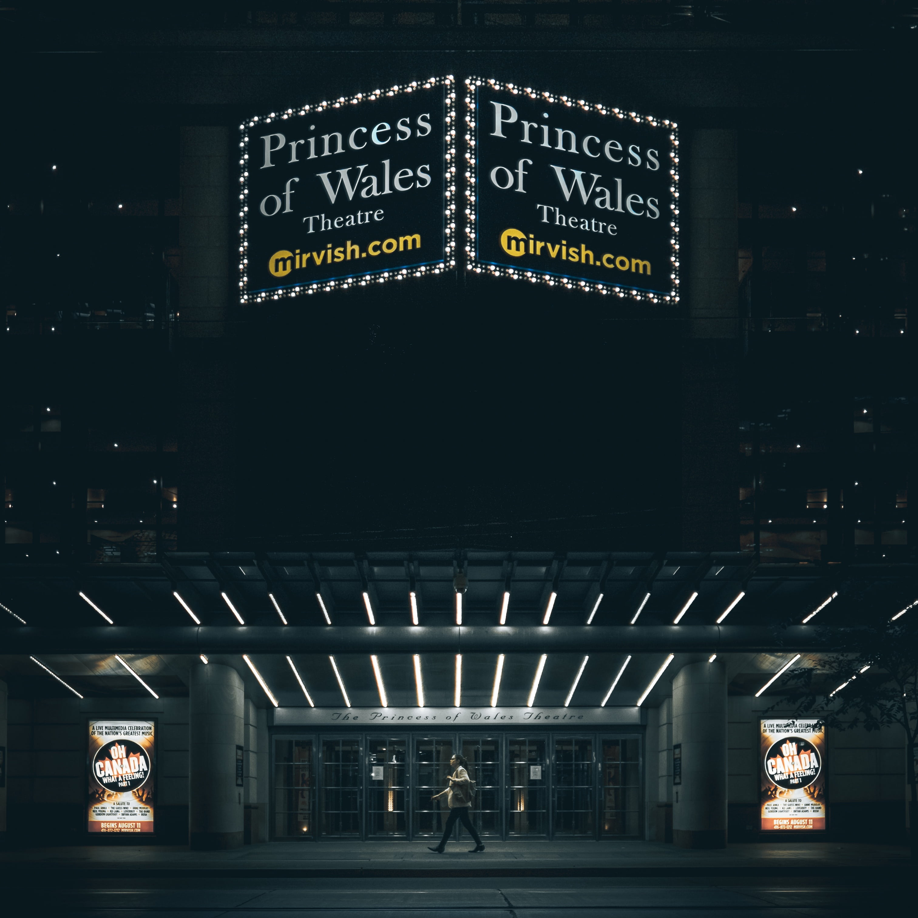 sidewalk, night, cinema, person, travel destinations, entertainment, sign, building exterior, movie, information, illuminated, architecture, transportation, Phone HD Wallpaper