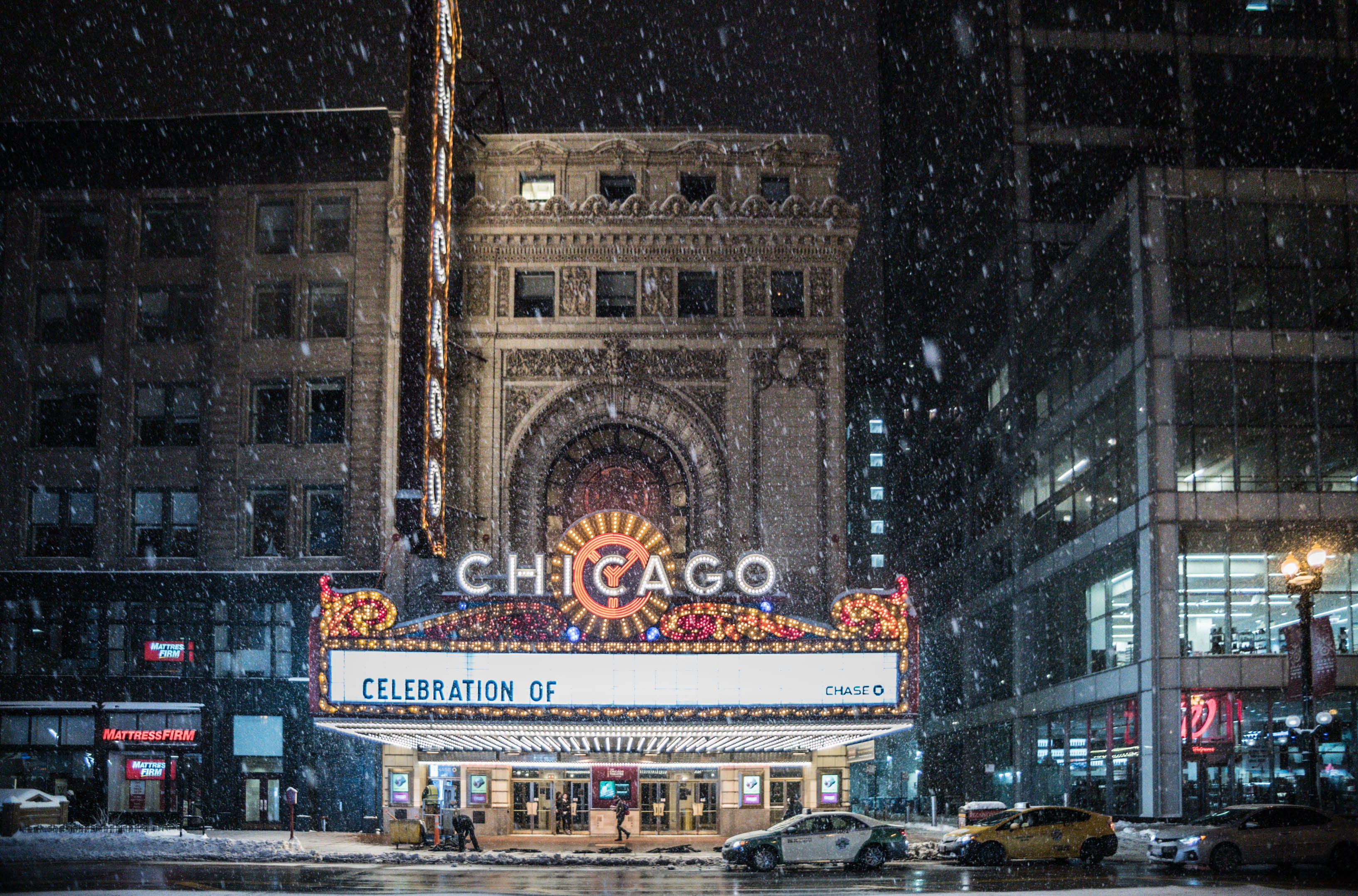 theater, nightlife, street, snow, mode of transportation, movie, building, 2K, illuminated, loop, travel destinations, sign, chicago, car, city life, outdoors, HD Wallpaper