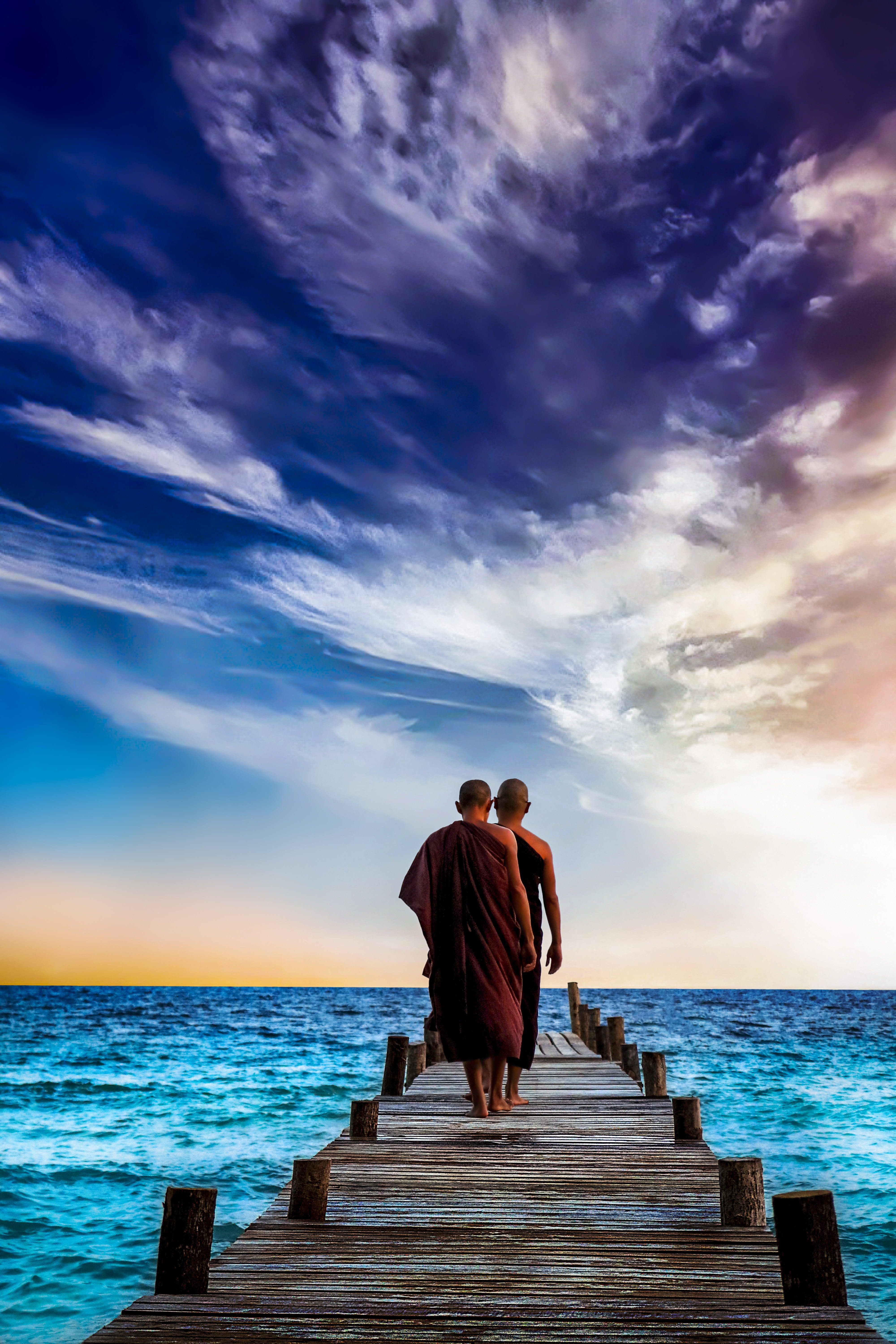 rear view, water, sunset, bonding, 5K, cloud - sky, leisure activity, relax, dock, walking, sea, ocean, adult, care, togetherness, two people, two, horizon over water, Phone HD Wallpaper