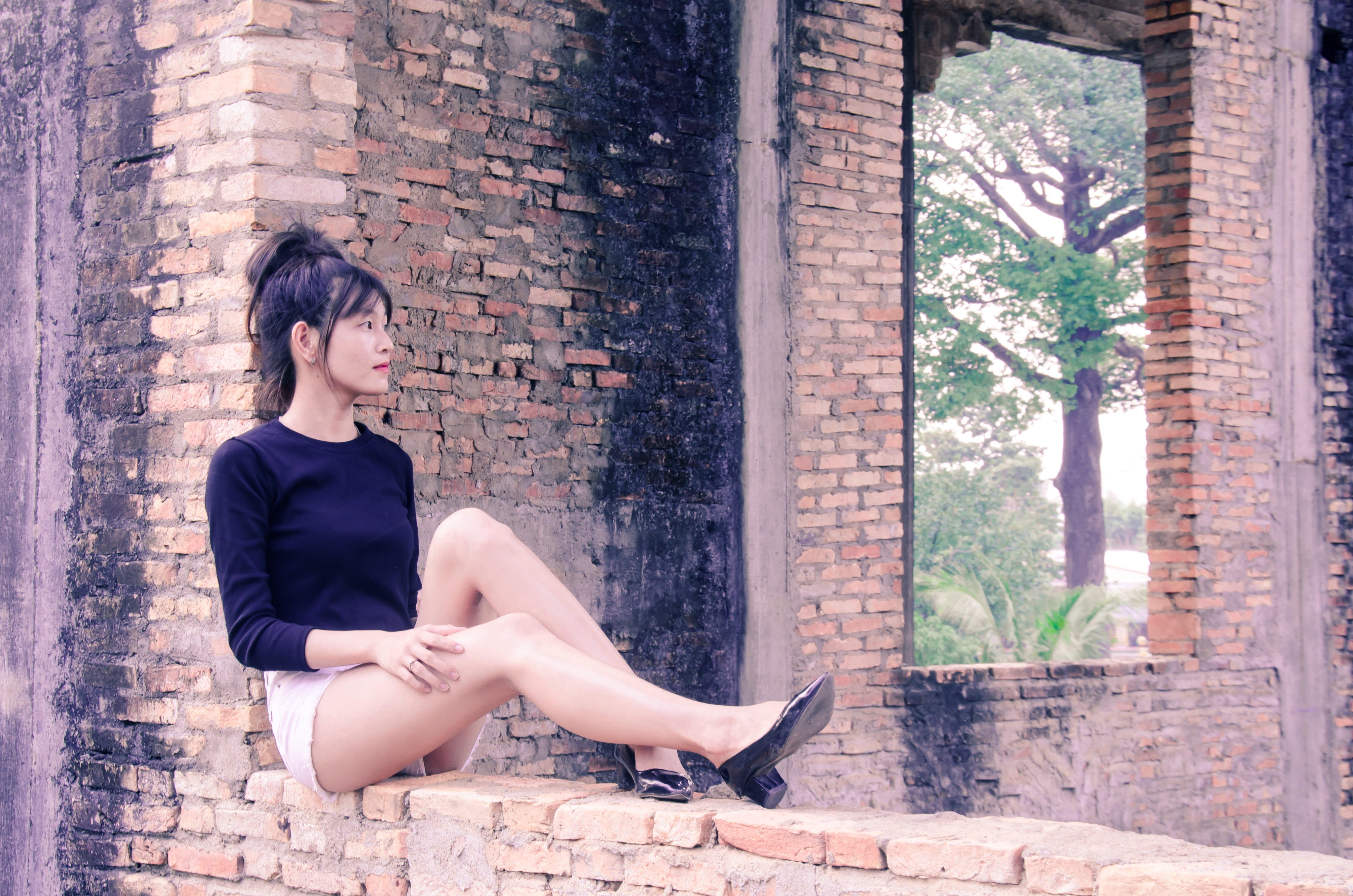 mood, alone, wall - building feature, deserted, young adult, fashion, beautiful woman, one woman only, young women, eyes, people, sad, wall, lifestyles, HD Wallpaper