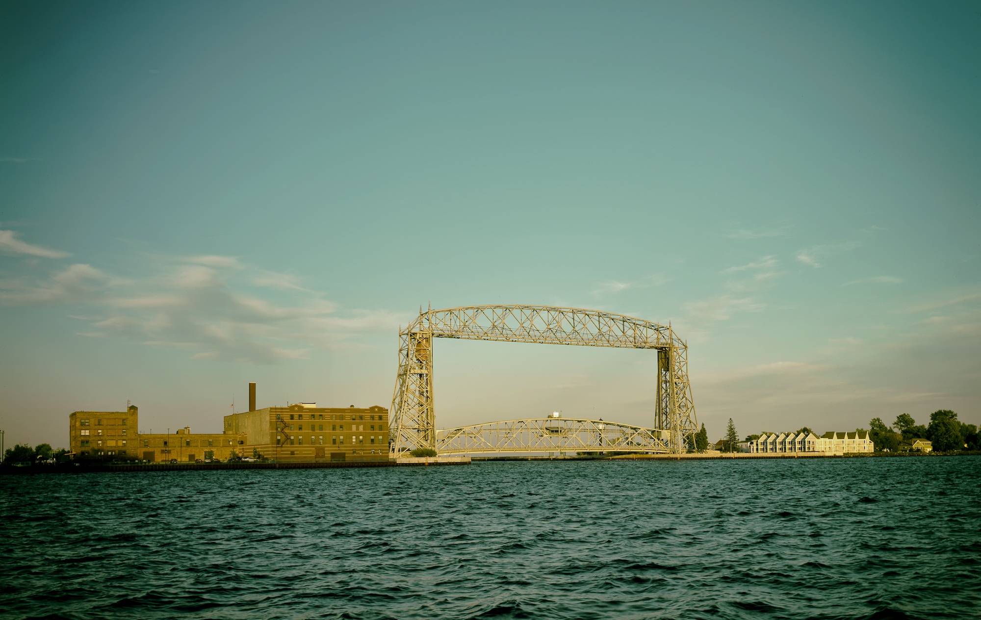 minnesota, river, skyscraper, cityscape, office building exterior, building, 1080P, outdoors, nature, financial district, building exterior, water, duluth, HD Wallpaper
