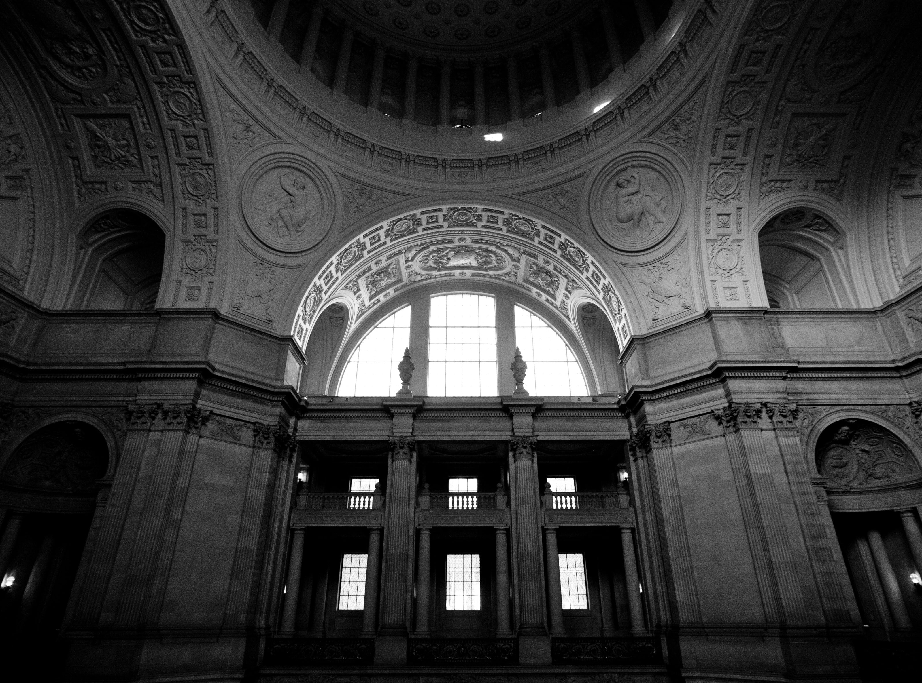 outdoors, the past, 2K, city, place of worship, day, window, spirituality, grayscale, civic center, architectural column, Black and White, united states, HD Wallpaper