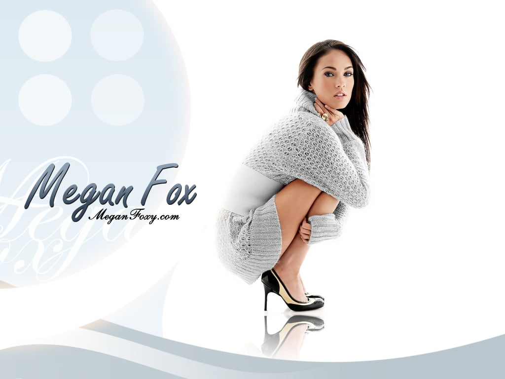fox, females, hairstyle, teenager, 480P, shoe, studio shot, looking at camera, beautiful woman, actress, adult, women, lifestyles, casual clothing, communication, HD Wallpaper