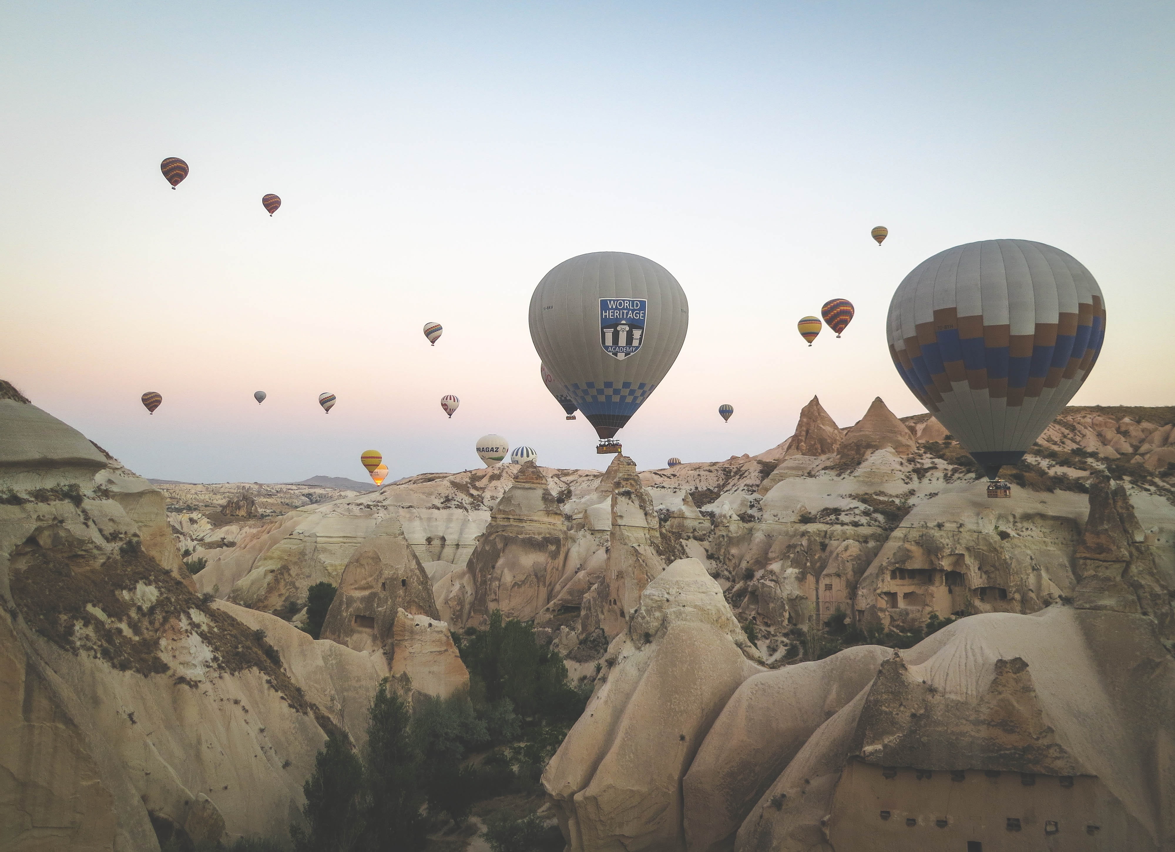 aerial, cappadocia, sculptures, turkey - Middle East, tourism, journey, rocks, basket, uchisar, flying, balloon, sky, transportation, air, clear sky, ballooning festival, HD Wallpaper