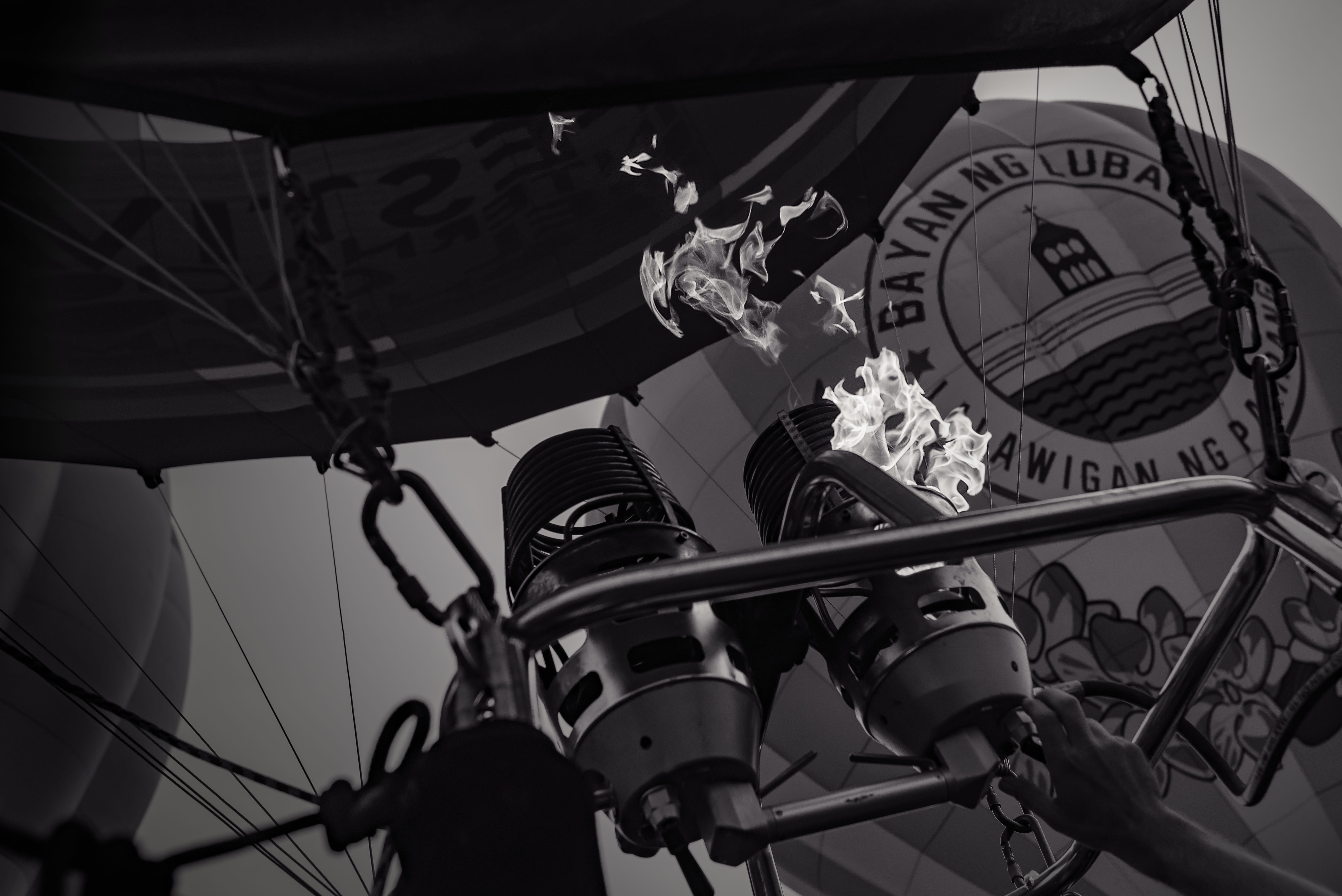 mode of transportation, amusement park ride, fairground, wheel, bicycle, day, blackandwhite, metal, event, circle, hotairballoon, desaparkcity, low angle view, HD Wallpaper