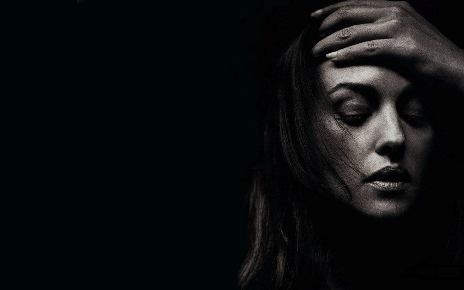 copy space, human body part, aggression, Figure, hopelessness, distraught, 1080P, women, sadness, close-up, black background, emotion, dark, adult, grief, HD Wallpaper