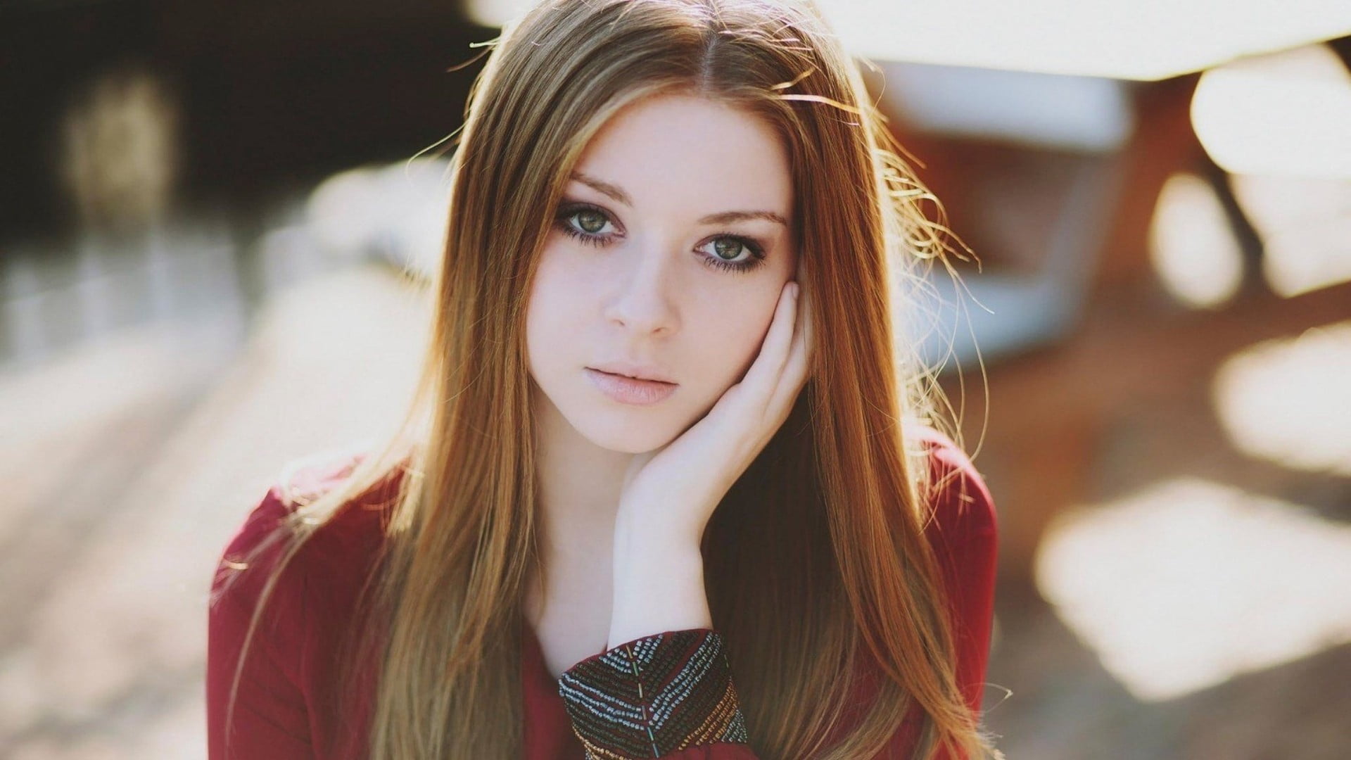 touching face, day, smiling, human Hair, contemplation, focus, outdoors, looking At Camera, urban Scene, human Face, young Women, hairstyle, cute, shallow, HD Wallpaper