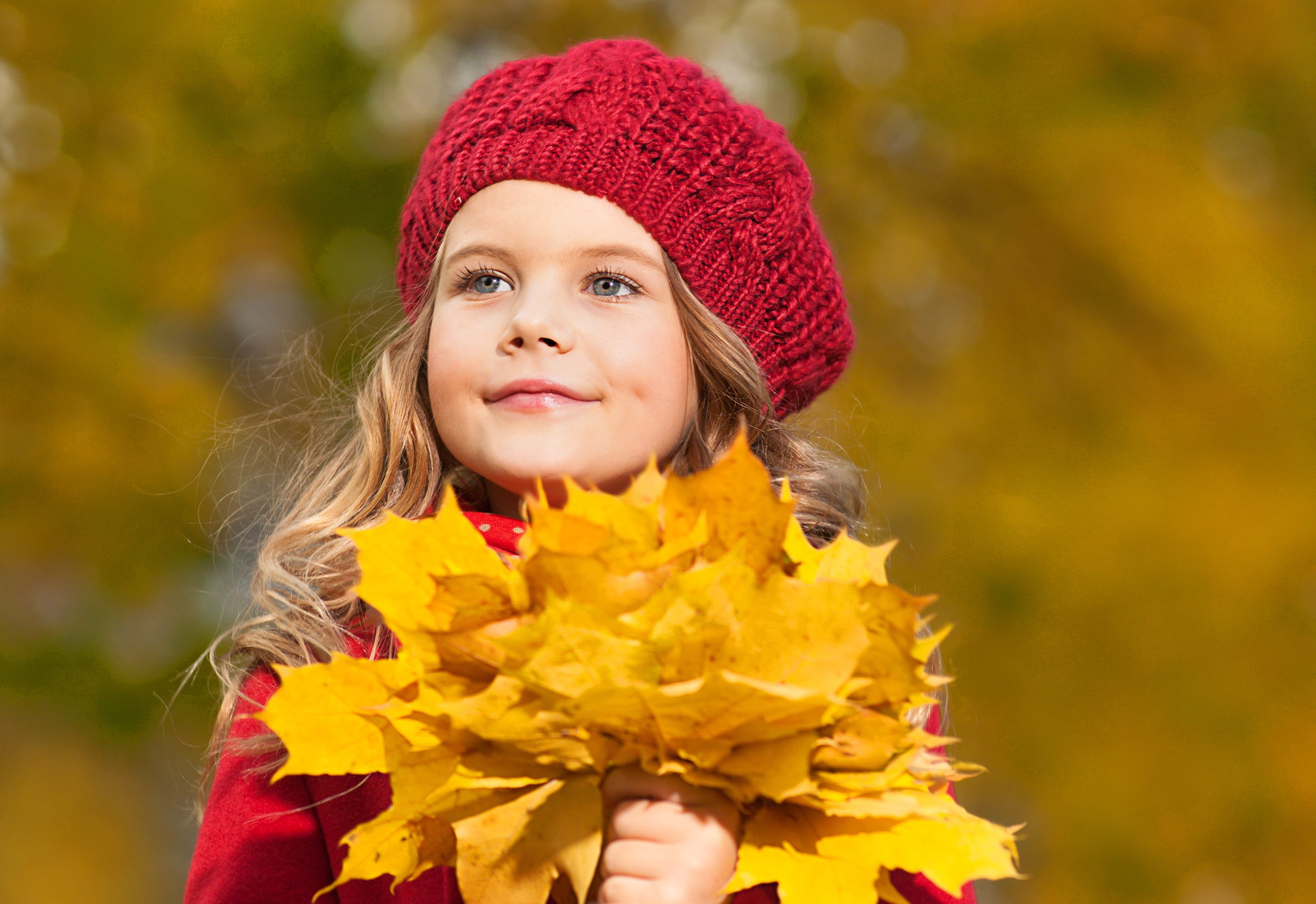 sweet, red, 4K, Sweet girl with red cap, s, knitted, girl, cap, HD Wallpaper
