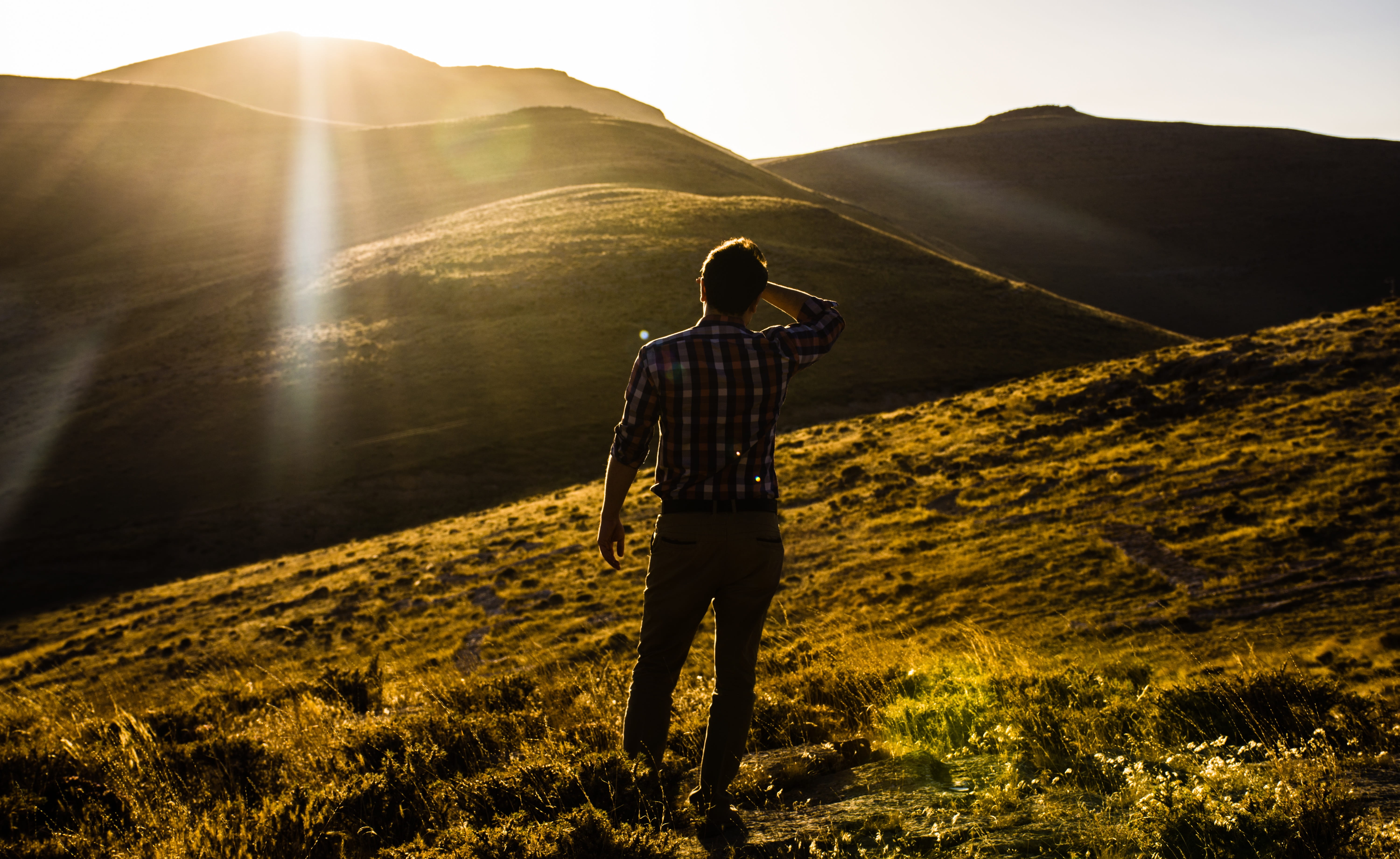 man, land, lifestyles, sunset, beauty in nature, people, only men, full length, non-Urban Scene, copy Space, adult, lens flare, daytime, remote, caucasian Ethnicity, HD Wallpaper