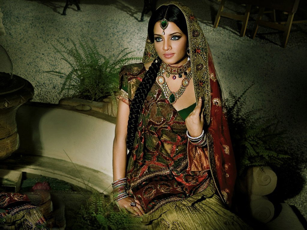 saree, 480P, jaitley, celina, HD Wallpaper
