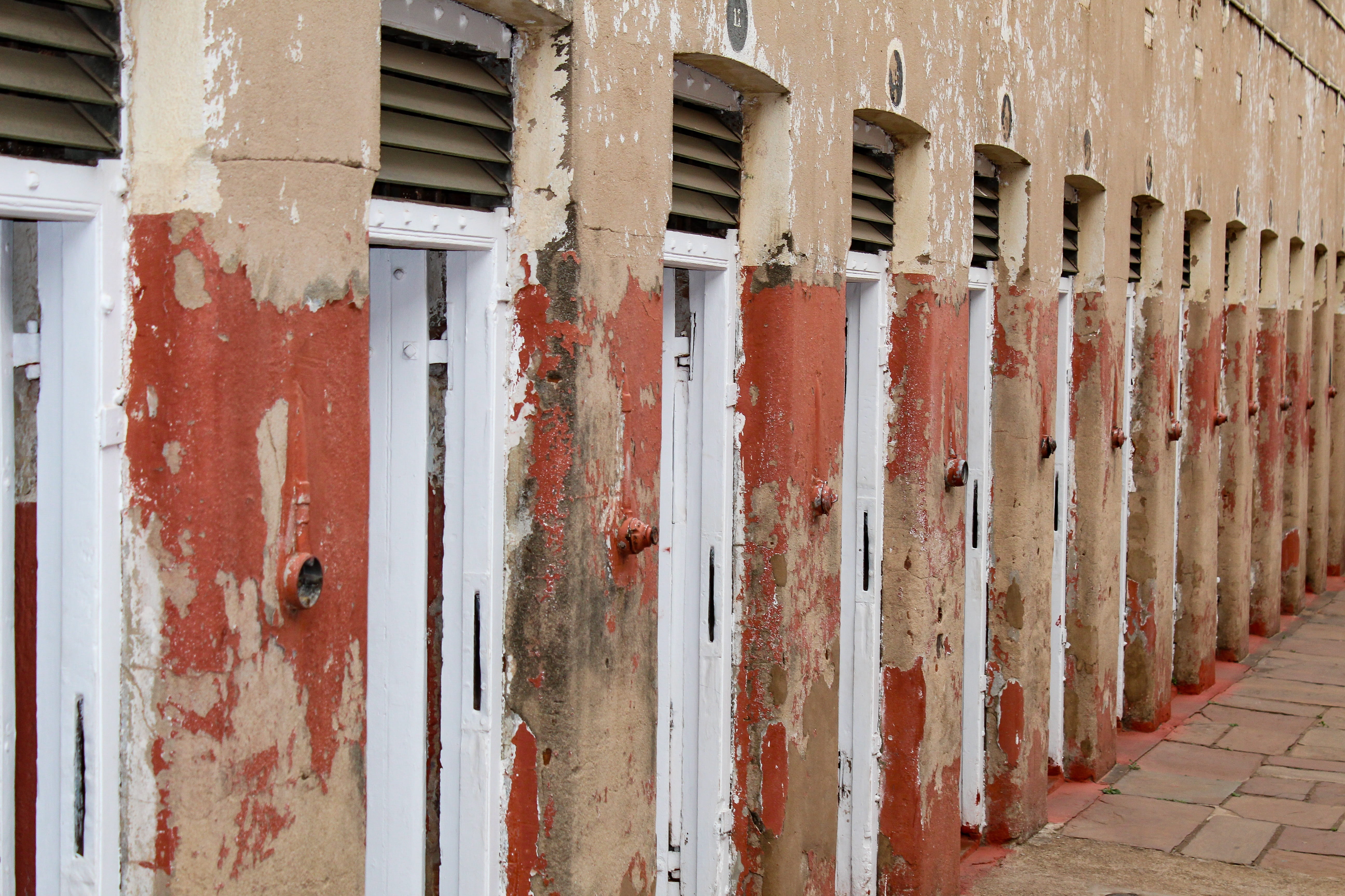 weathered, outdoors, wall - building feature, johannesburg, red, built structure, apartheid, prison cells, building, day, security, south africa, metal, HD Wallpaper