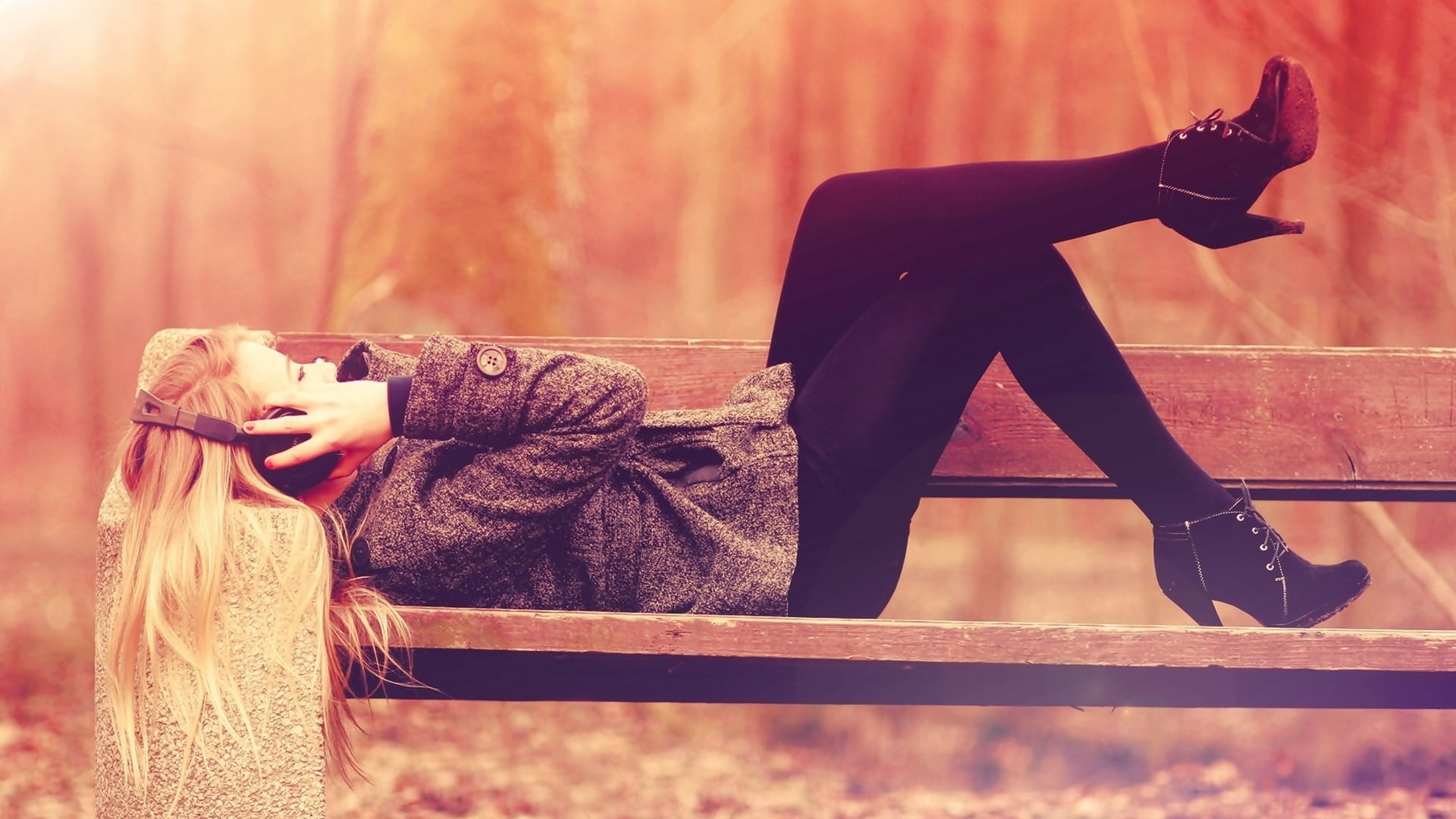 casual clothing, young adult, pants, side view, earphones, leisure activity, brown, 1080P, headphones, clothing, blonde, women, lifestyles, focus on foreground, HD Wallpaper