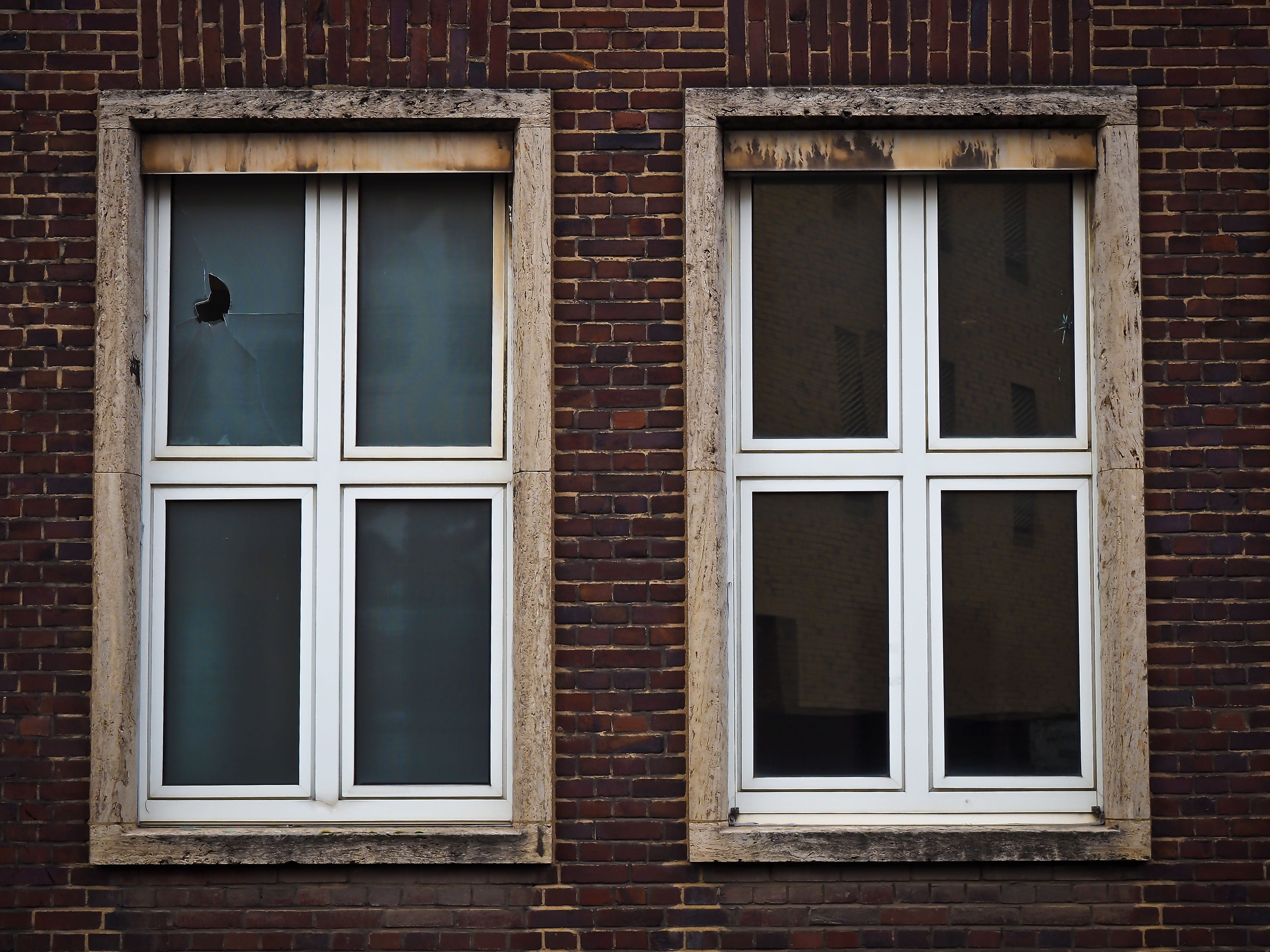 building Exterior, close, Old, Facade, windows, backgrounds, architecture And Buildings, decay, historically, framed, atmosphere, residential district, HD Wallpaper
