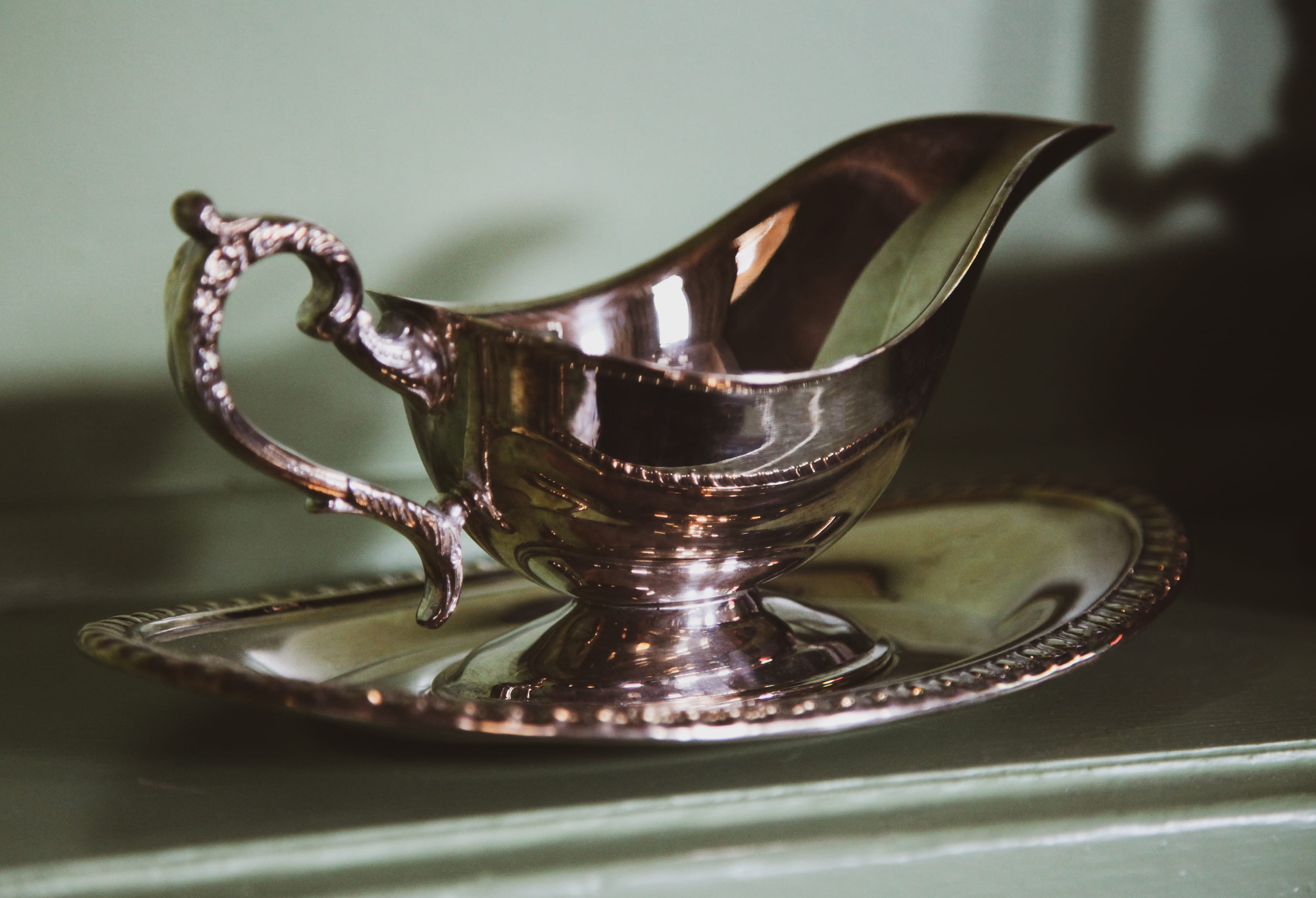 bowl, antique, vase, still life, 2K, indoors, bronze, kitchen utensil, no people, sauce, vintag e, jug, setting, studio shot, household equipment, smoke pipe, HD Wallpaper