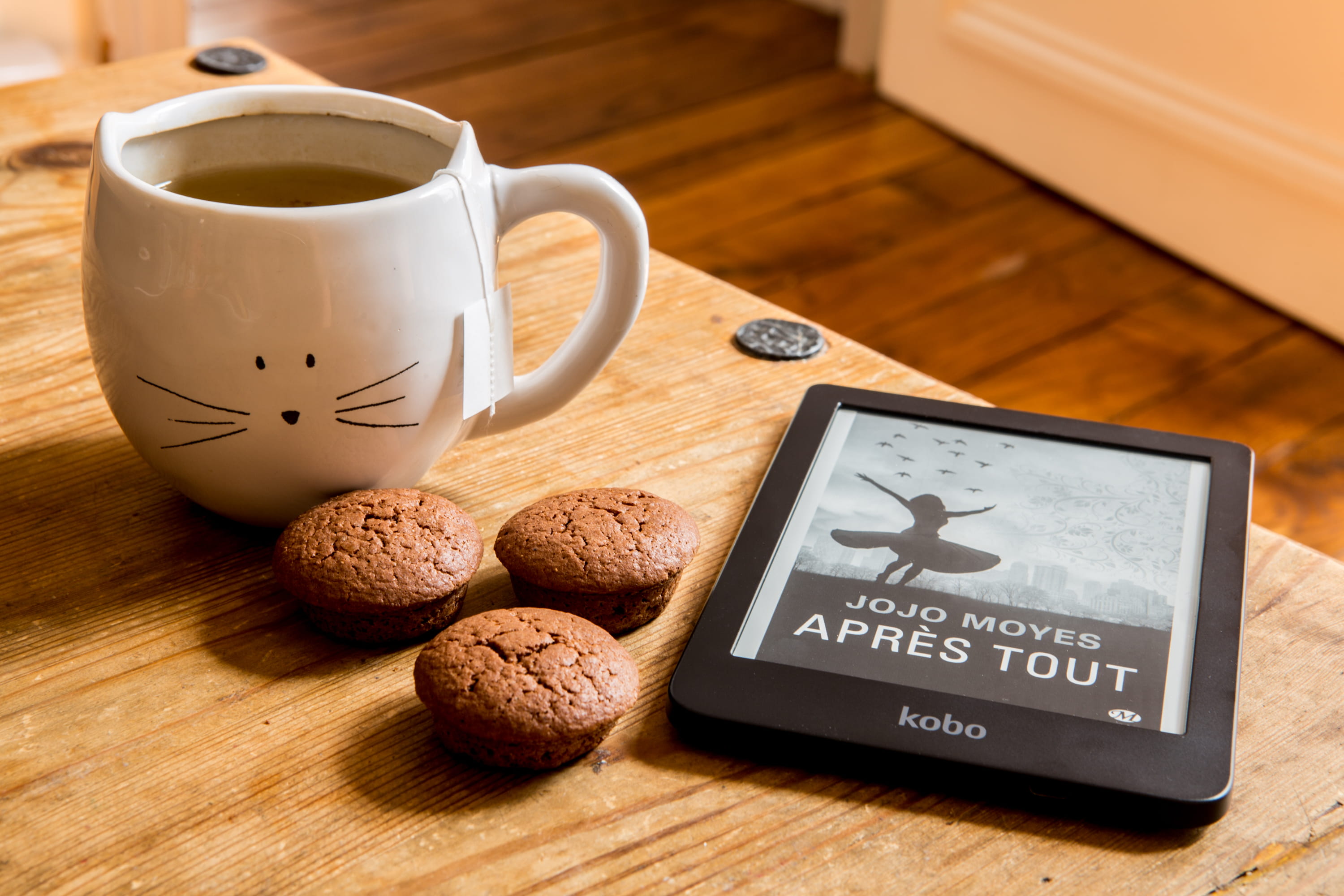 food, close-up, caffeine, wireless technology, baked, espresso, cappuccino, western script, communication, technology, indoors, coffee, text, table, chocolate muffin, HD Wallpaper