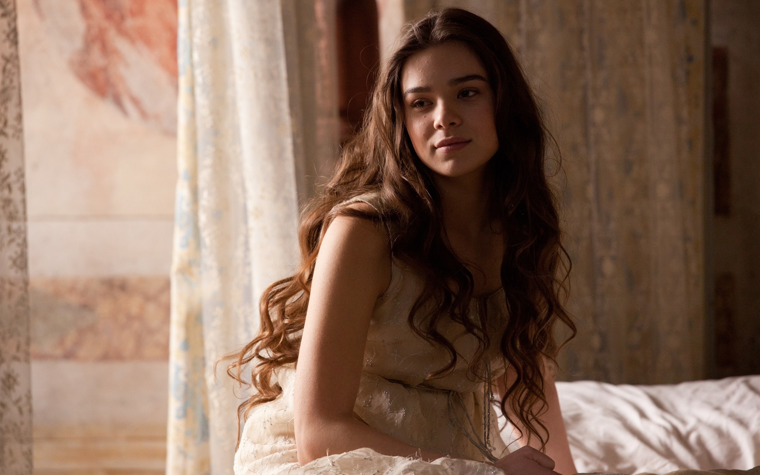 Steinfeld, Hailee, 2K, HD Wallpaper