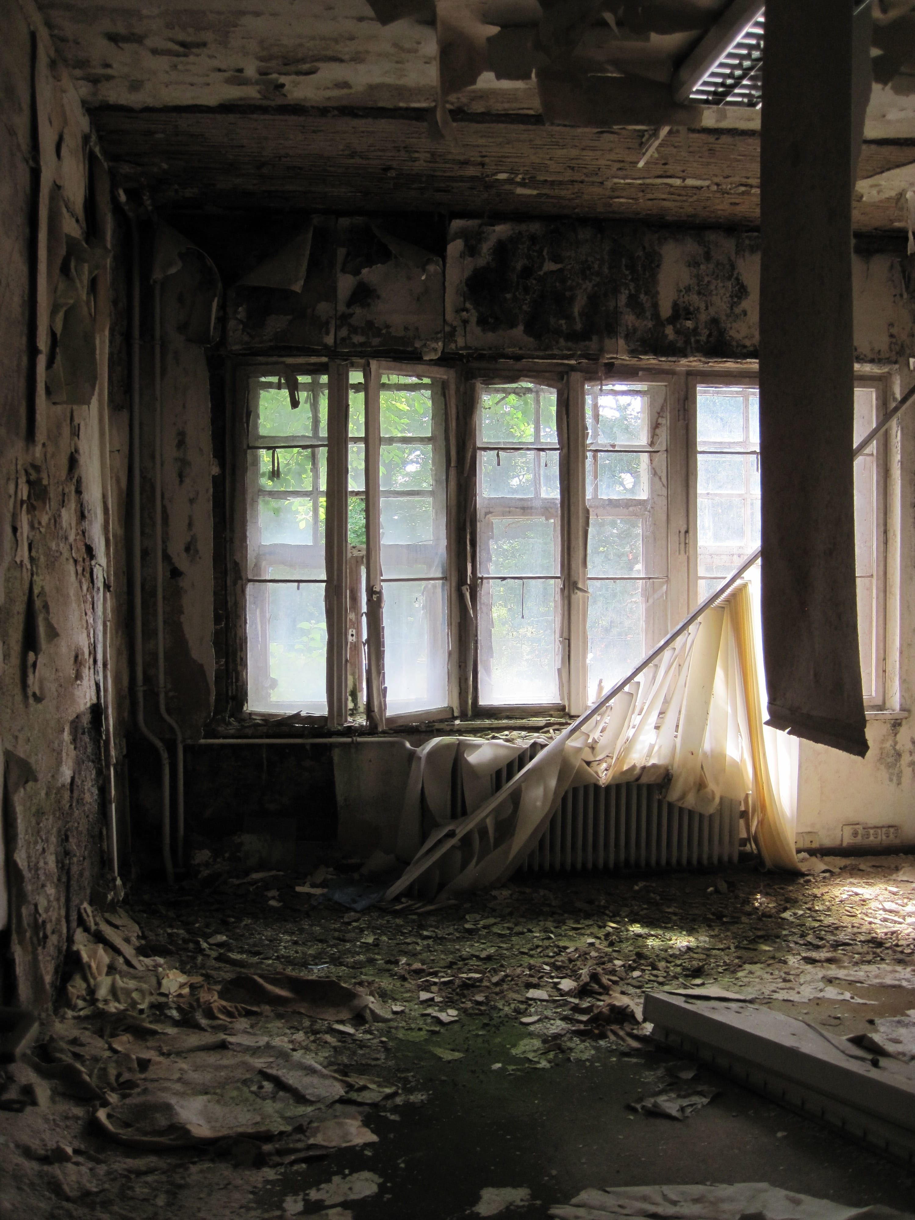 indoors, Broken, ceiling, day, ruin, lost places, run-down, ruined, destruction, damaged, decay, Room, Dirty, decline, no people, run down, mood, weathered, Phone HD Wallpaper