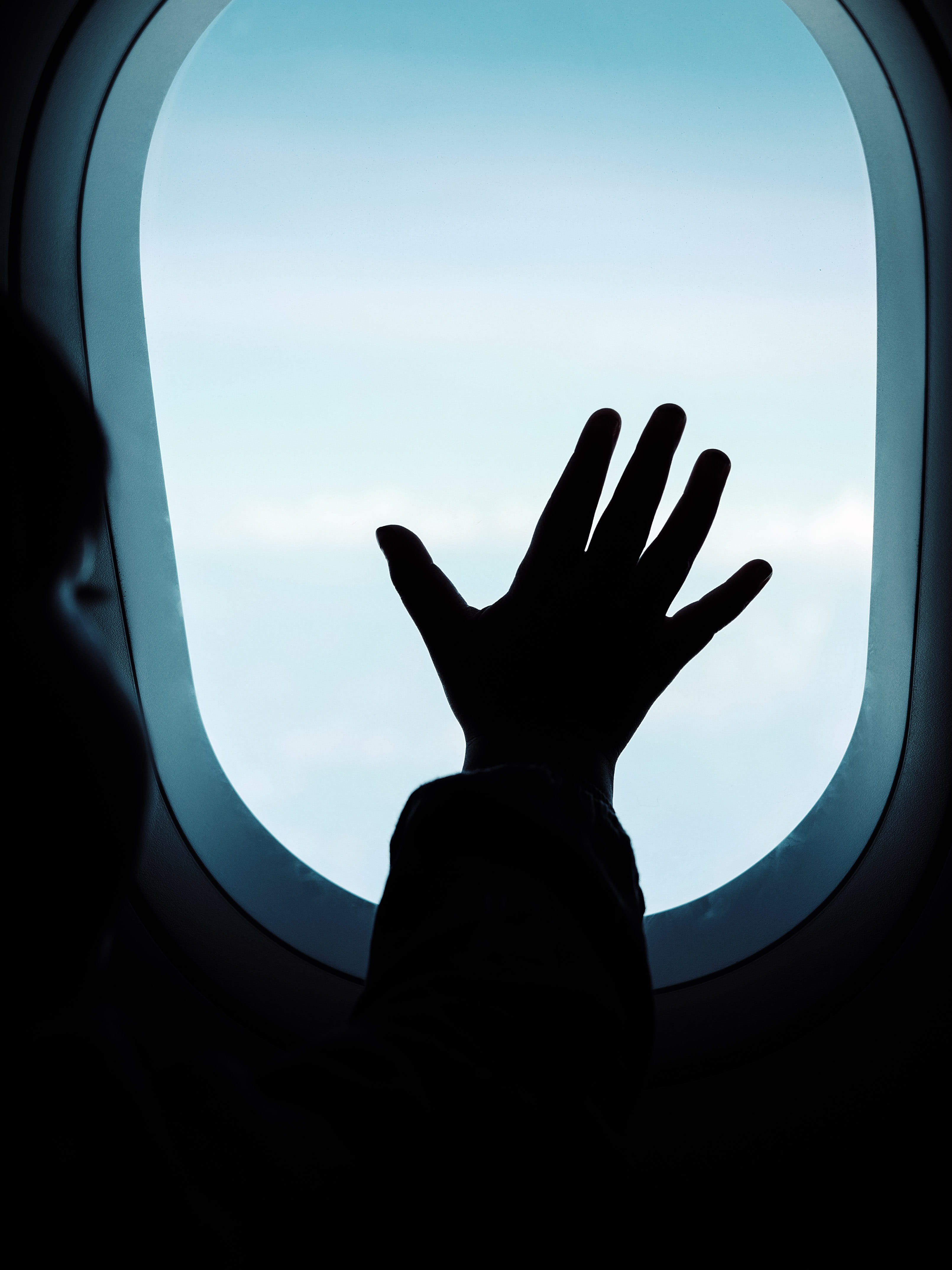 sky, body part, tire, nature, mode of transportation, aircraft, light, finger, airliner, mirror, airplane, window, unrecognizable person, shutter, silhouette, Phone HD Wallpaper