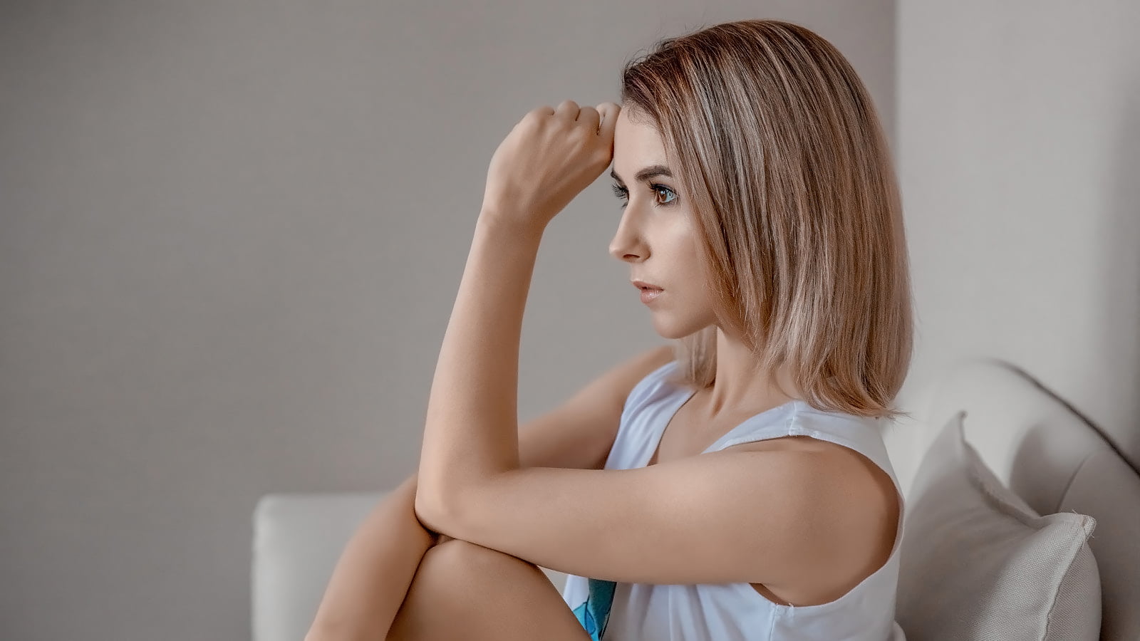 makeup, Dmitriy Korneev, women, profile, white clothing, brown eyes, 720P, eyeliner, looking away, tank top, blonde, HD Wallpaper