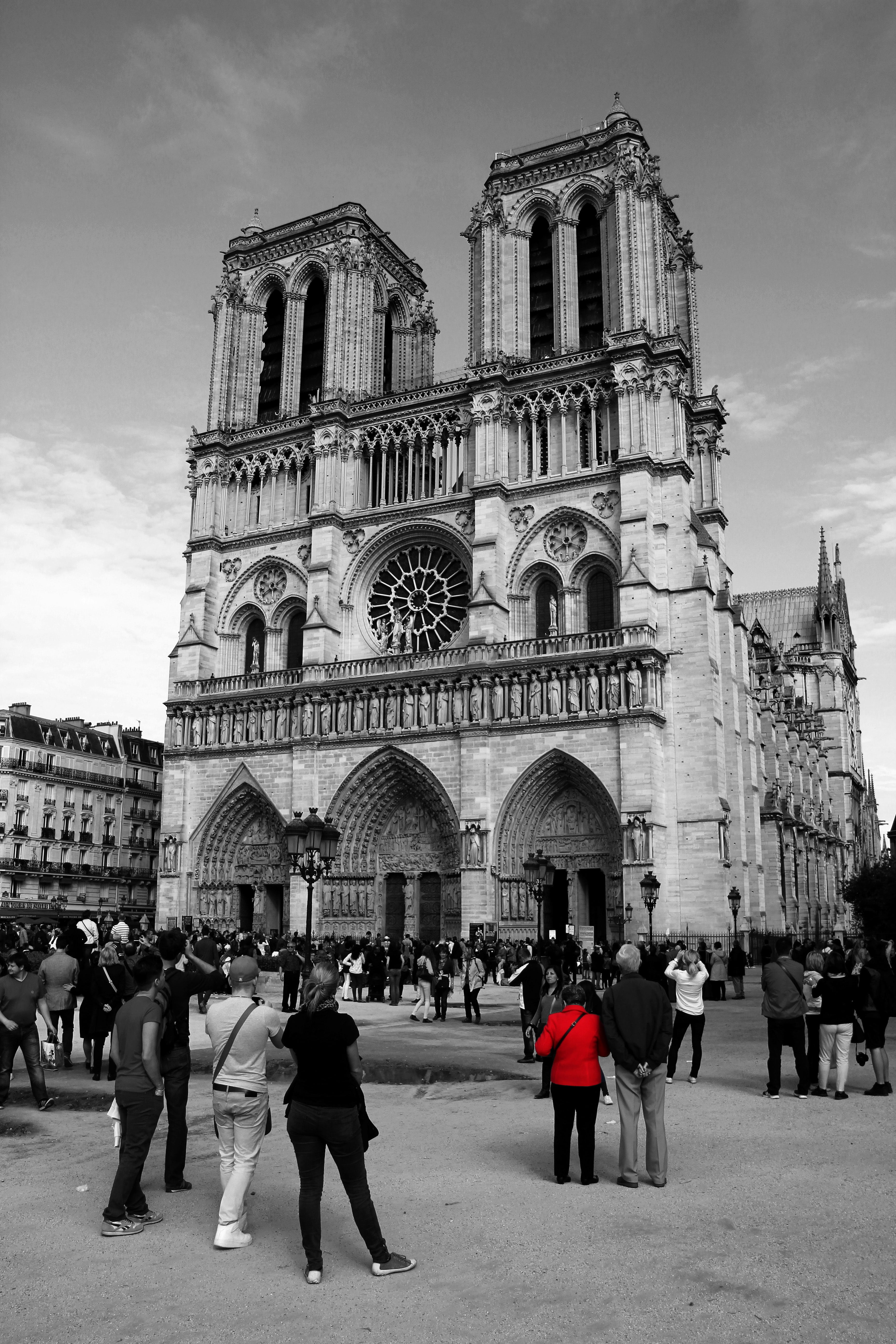 sightseeing, travel destinations, women, tourist attraction, photography, city, attraction, building, notre dame, tourism, the past, notre, men, architecture, Phone HD Wallpaper