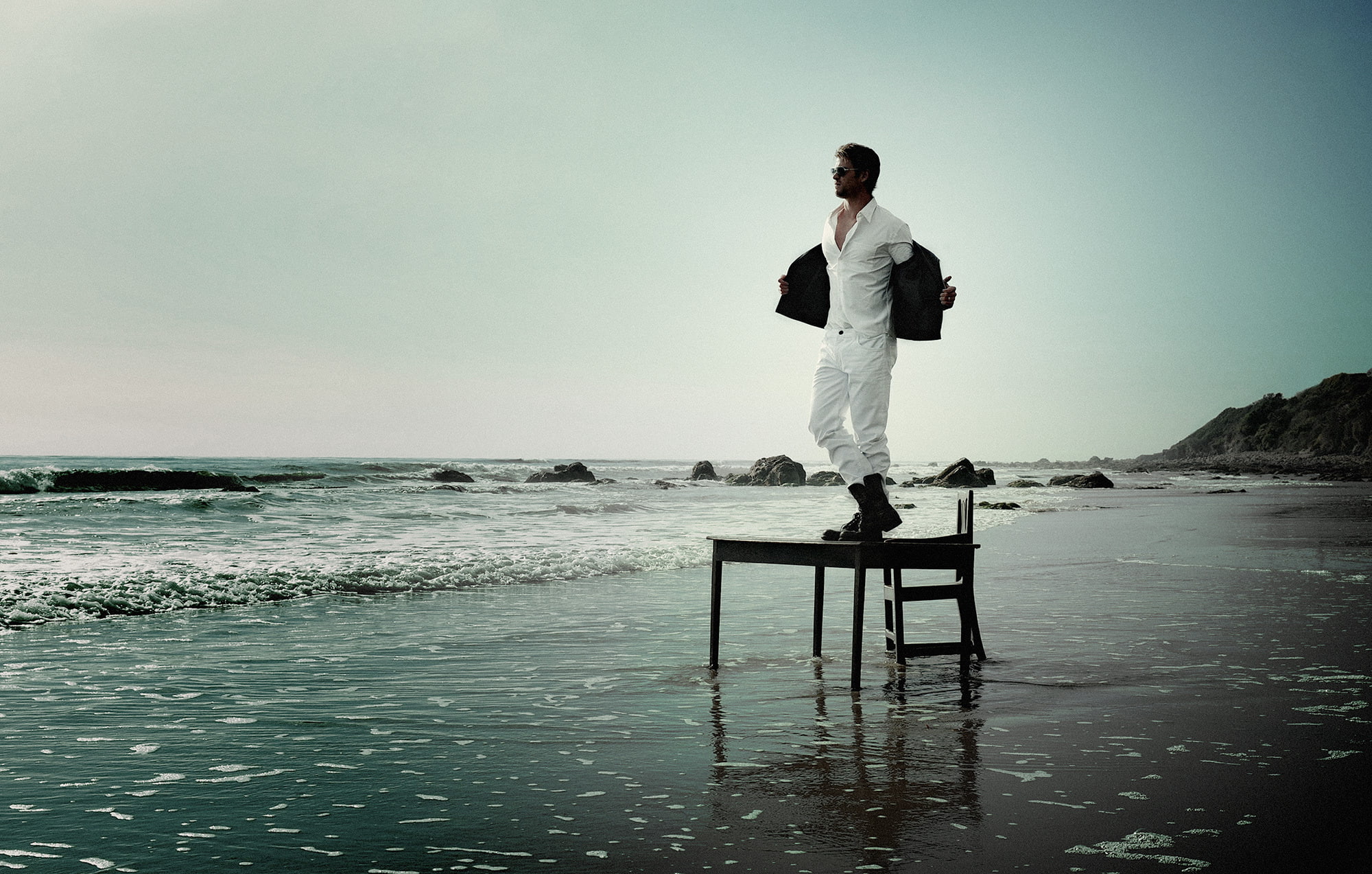 actor, Yu Tsai, Chris Hemsworth, costume, Flaunt, is, coast, on the table, stones, in white, sand, journal, sea, glasses, beach, boots, photographer, 1080P, HD Wallpaper