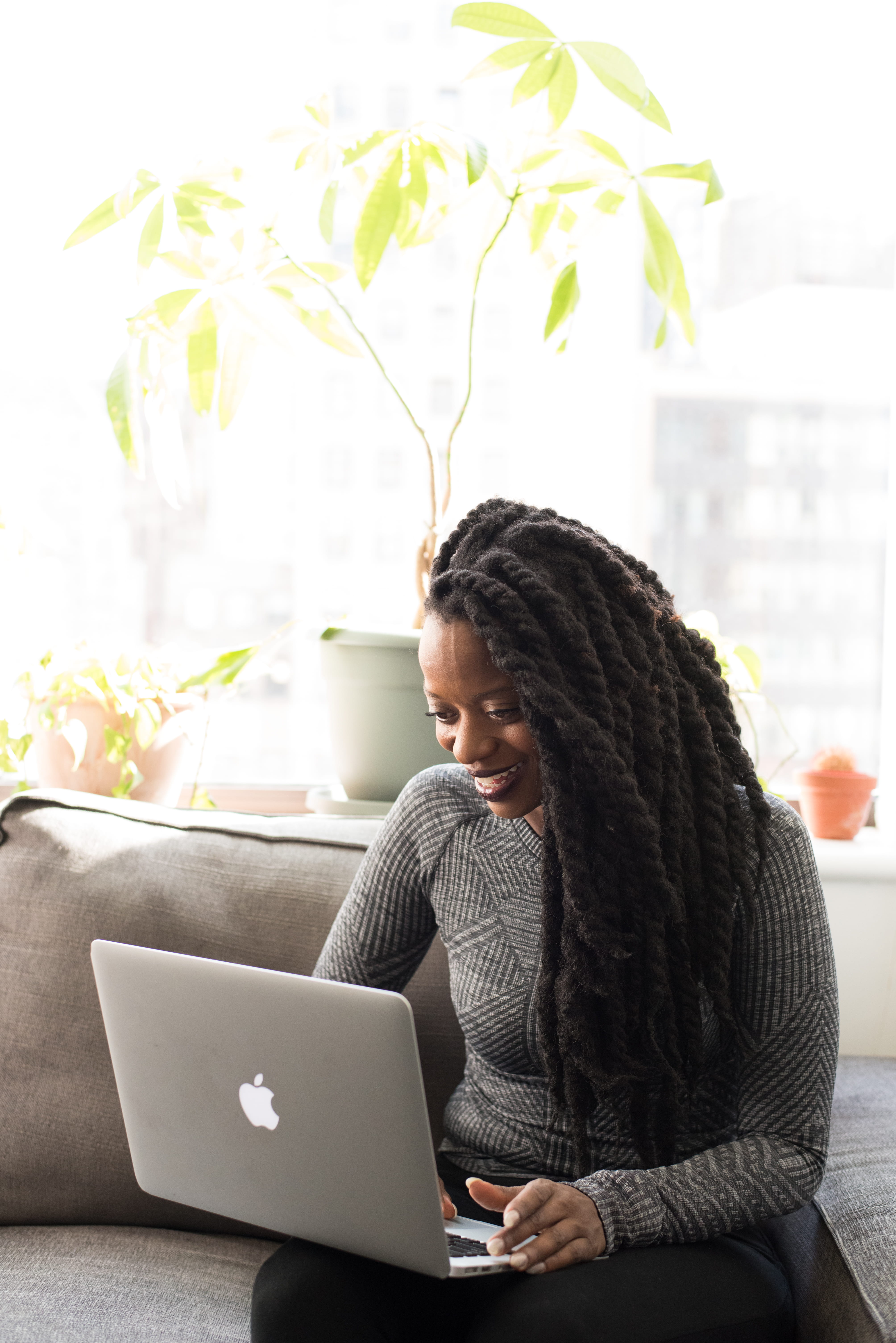 hair, computer network, beautiful, girl, one person, female, sit, digital nomad, couch, smiling, holding, person, sofa, young women, dreadlocks, connection, Phone HD Wallpaper