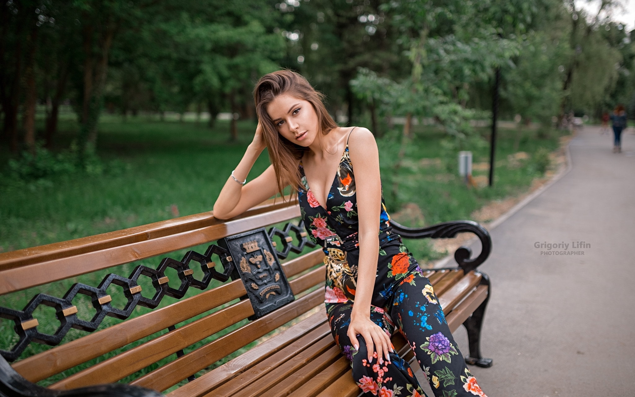 sitting, bench, trees, park, portrait, 1080P, Grigoriy Lifin, cleavage, women, HD Wallpaper