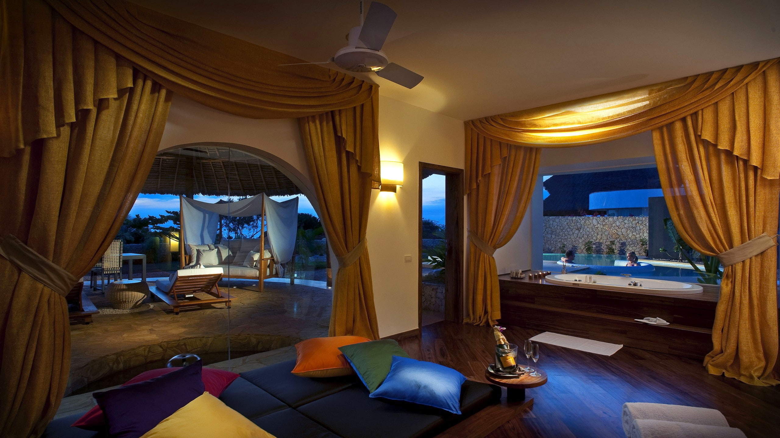 luxury hotel, furniture, architecture, indoors, 2K, hotel, built structure, table, architectural column, no people, wealth, building, sofa, lighting equipment, HD Wallpaper