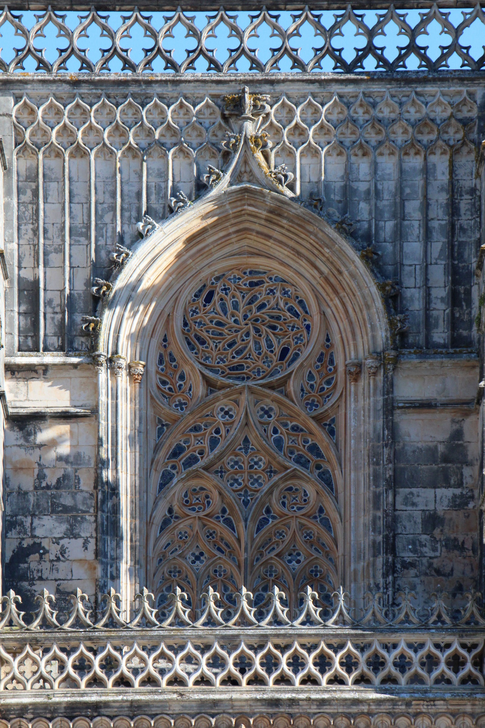day, spirituality, built structure, 1080P, travel destinations, architecture, buildings, history, batalha, ornate, belief, religion, no people, low angle view, Phone HD Wallpaper